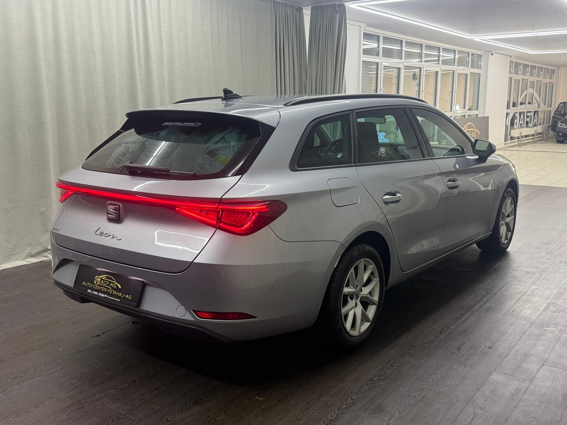SEAT Leon ST 2.0 TDI EVO DSG Style-image-3