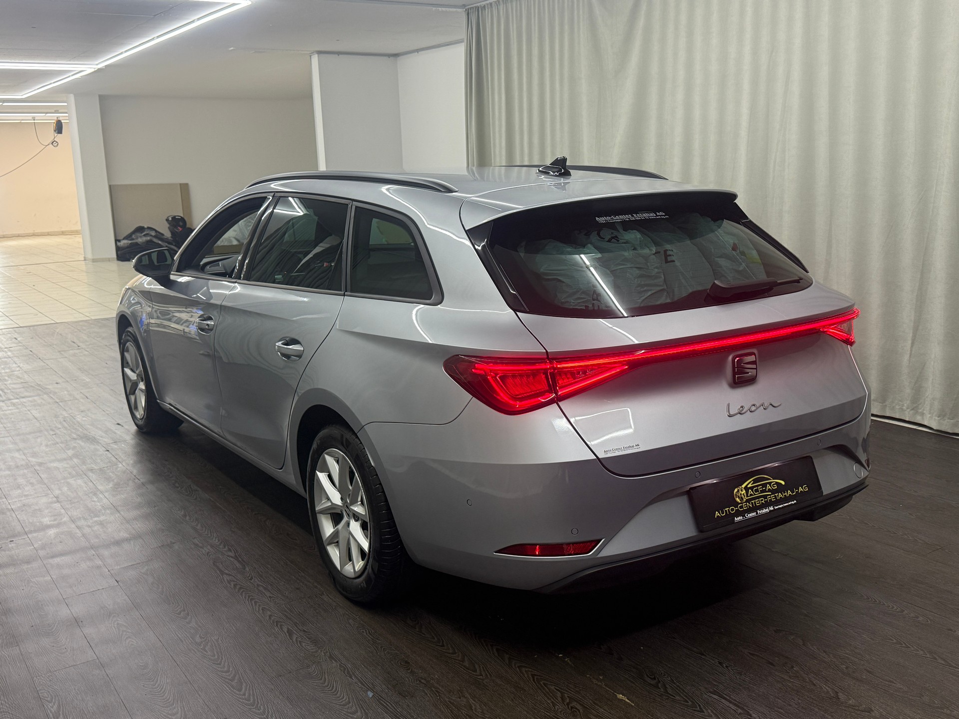 SEAT Leon ST 2.0 TDI EVO DSG Style-image-5
