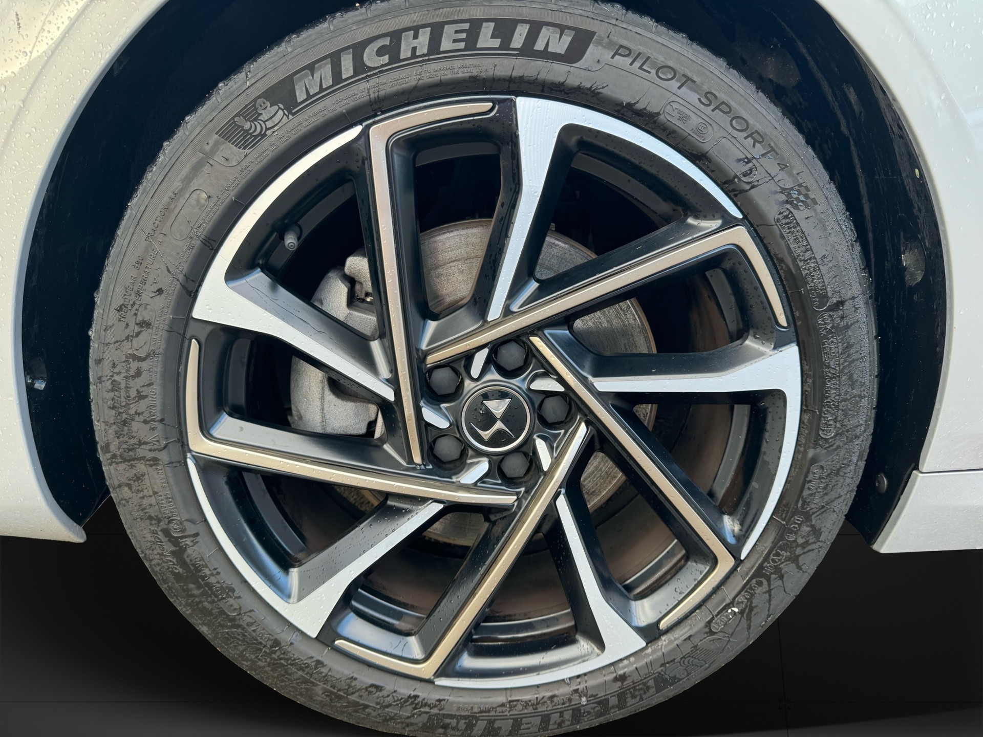 DS AUTOMOBILES DS9 225 E-TENSE Rivoli+-showroom-element-3