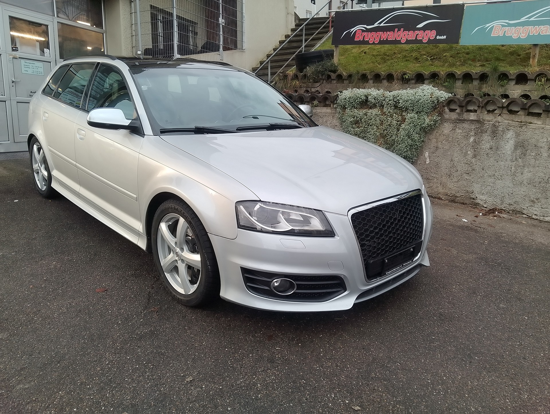 AUDI S3 Sportback 2.0 TFSI quattro S-tronic-image-3