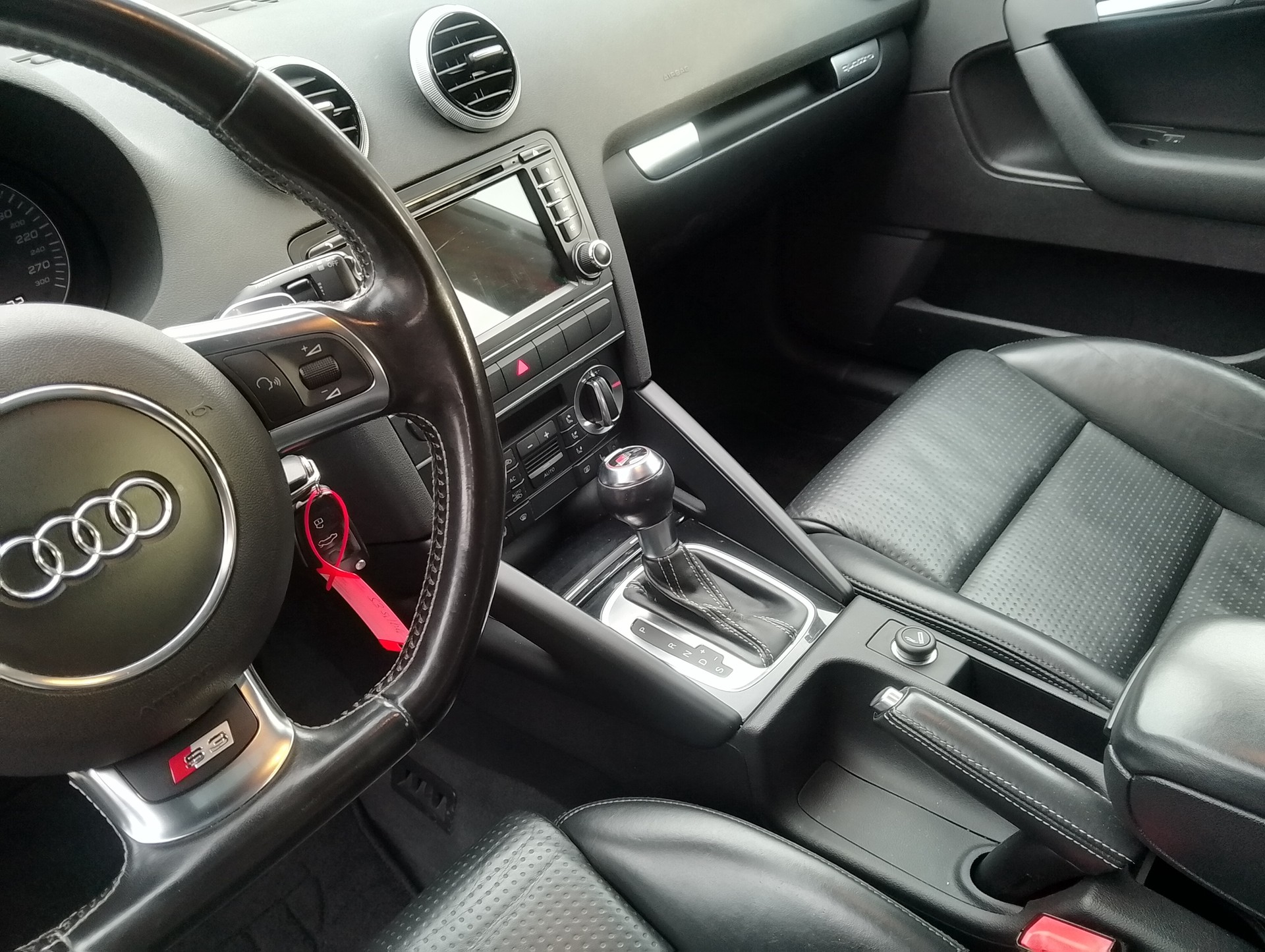 AUDI S3 Sportback 2.0 TFSI quattro S-tronic-image-13