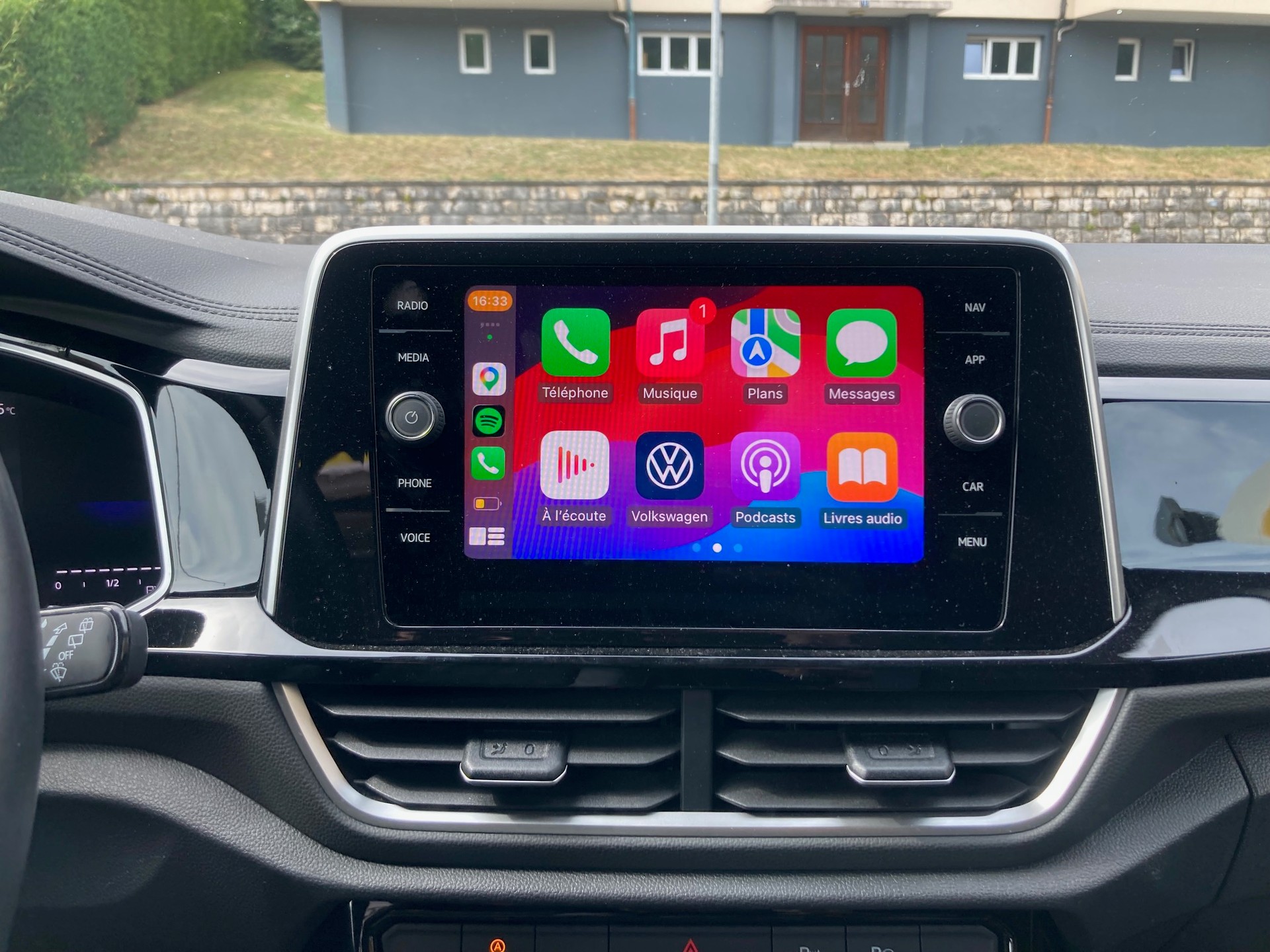 VW T-Roc 2.0 TSI R-Line 4M-image-11