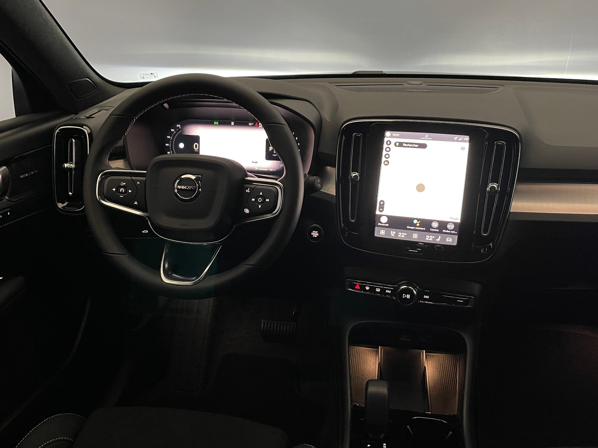 VOLVO XC40 2.0 B4 MH Ultra Dark-image-10