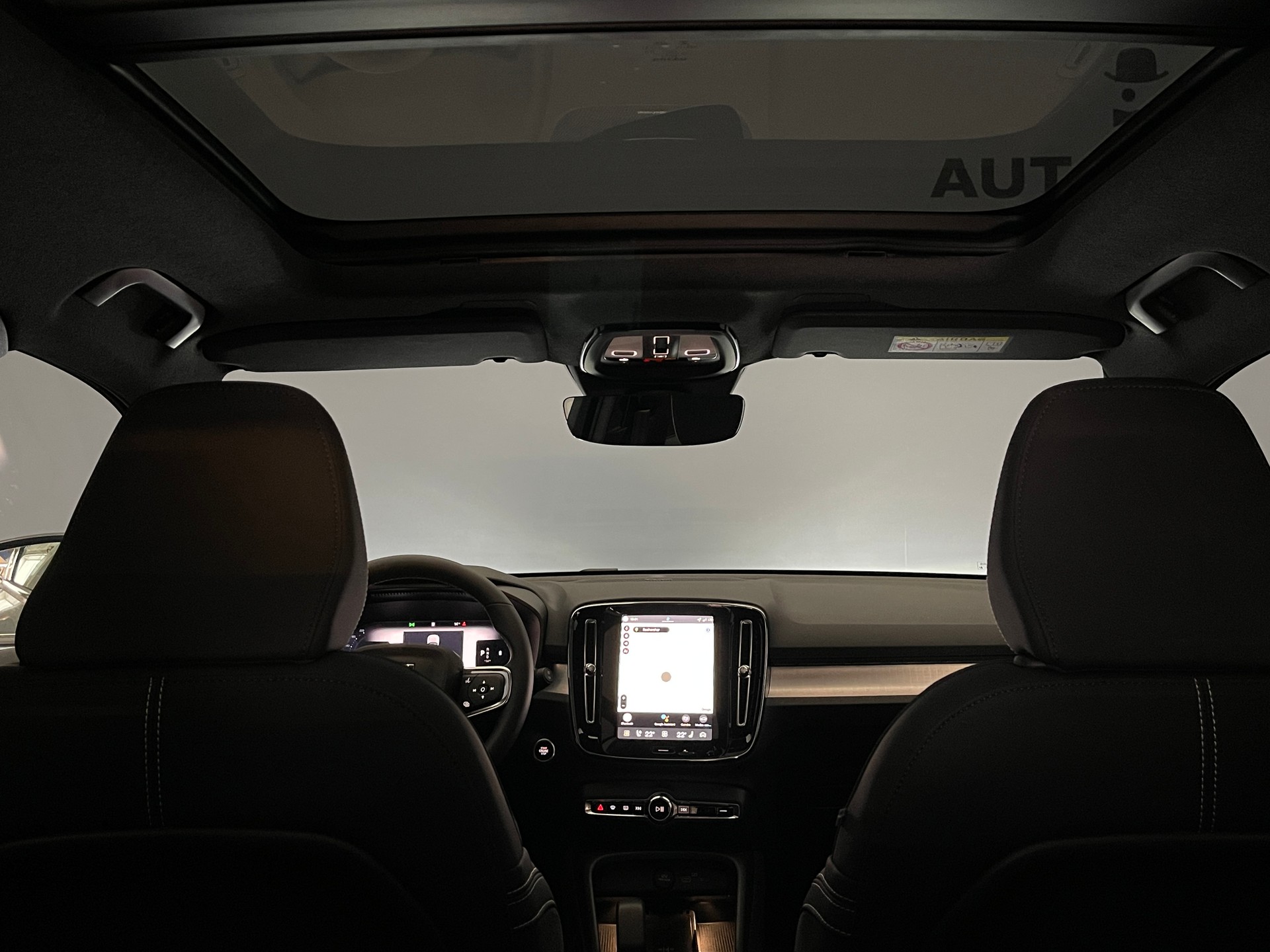 VOLVO XC40 2.0 B4 MH Ultra Dark-image-8