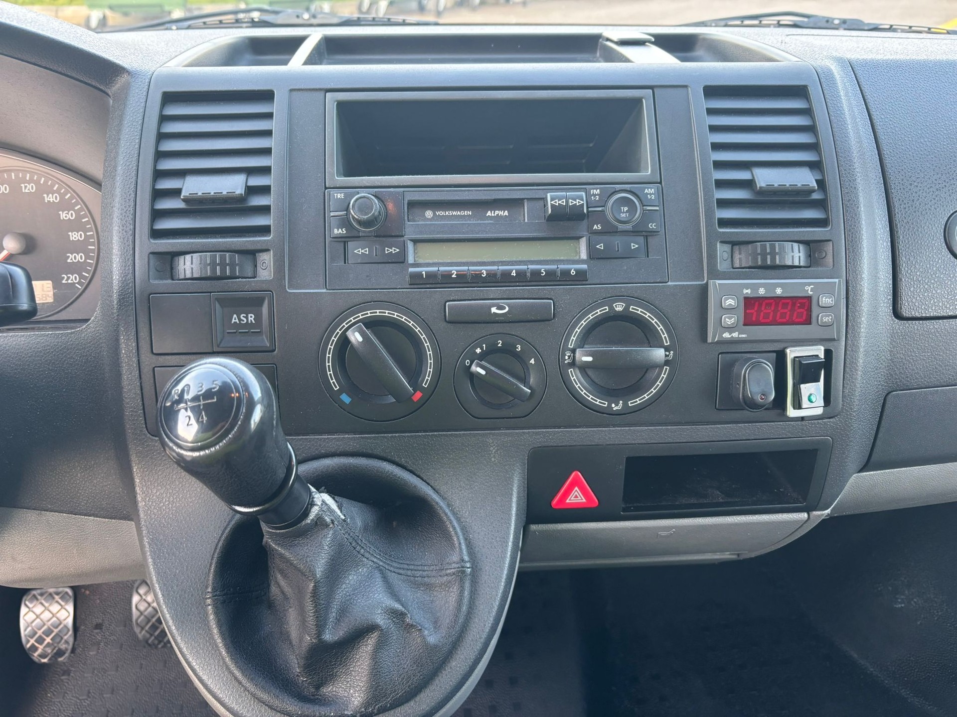 VW T5 1.9 TDI PD-image-28