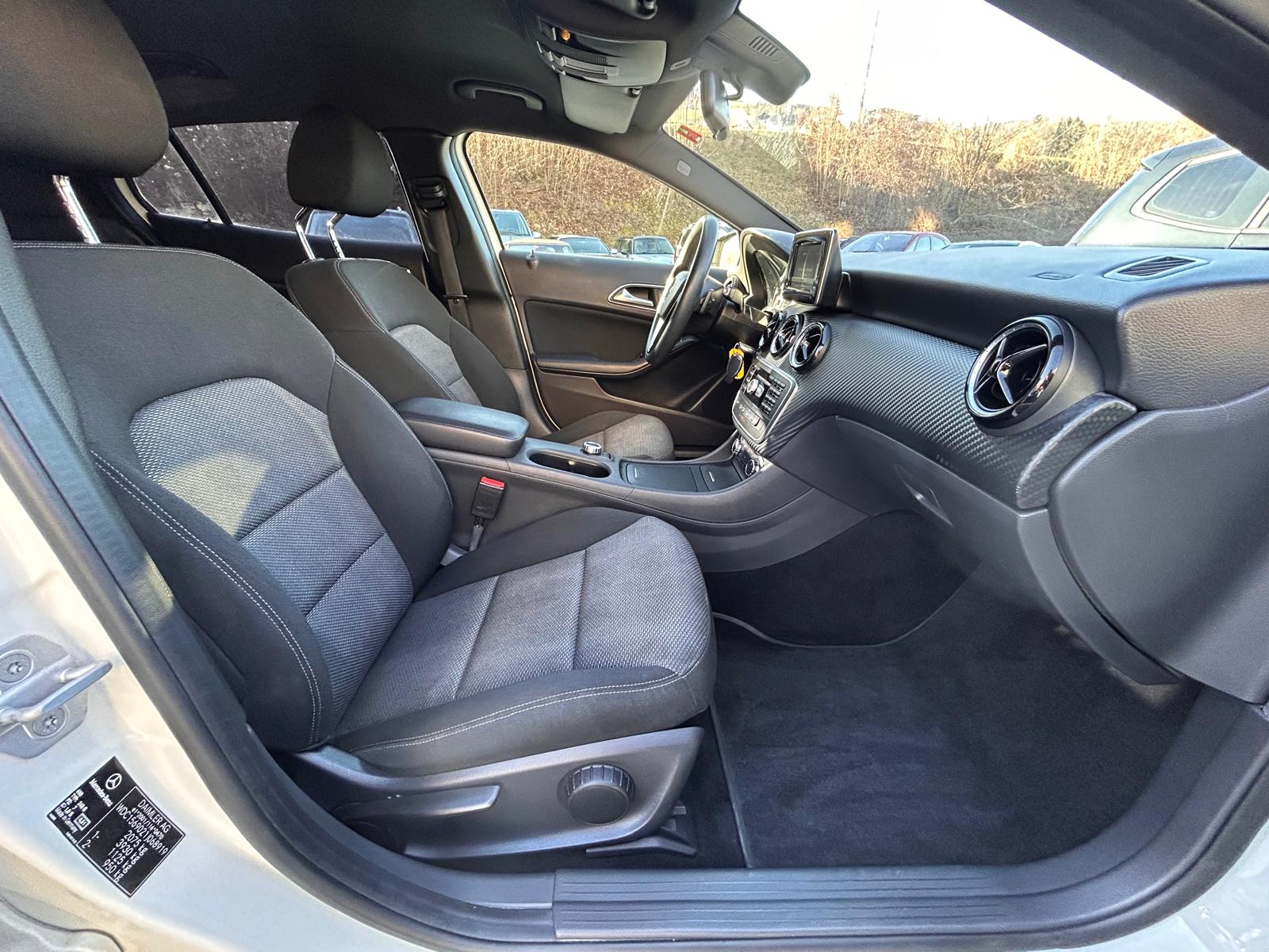MERCEDES-BENZ GLA 200 CDI Swiss Star Edition 4Matic 7G-DCT-image-13