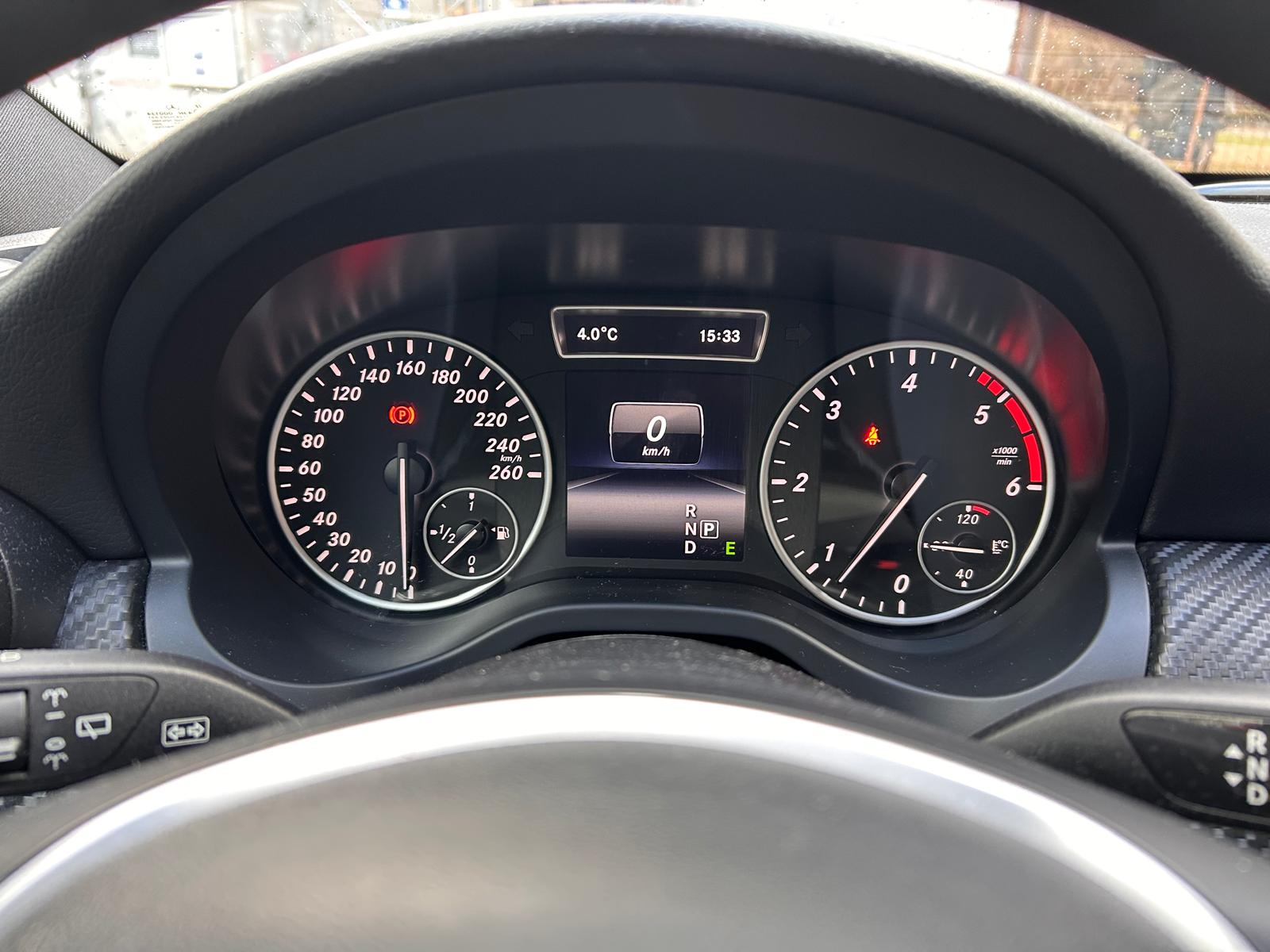 MERCEDES-BENZ GLA 200 CDI Swiss Star Edition 4Matic 7G-DCT-image-18