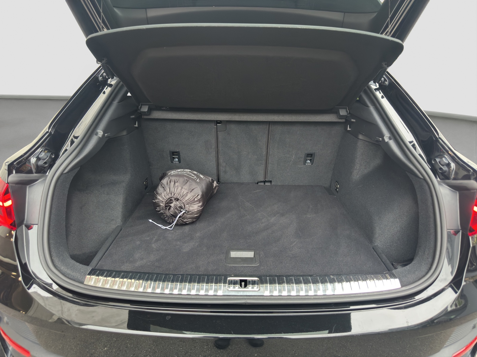 AUDI Q3 Sportback 35 TFSI S line Attraction S-tronic-image-9