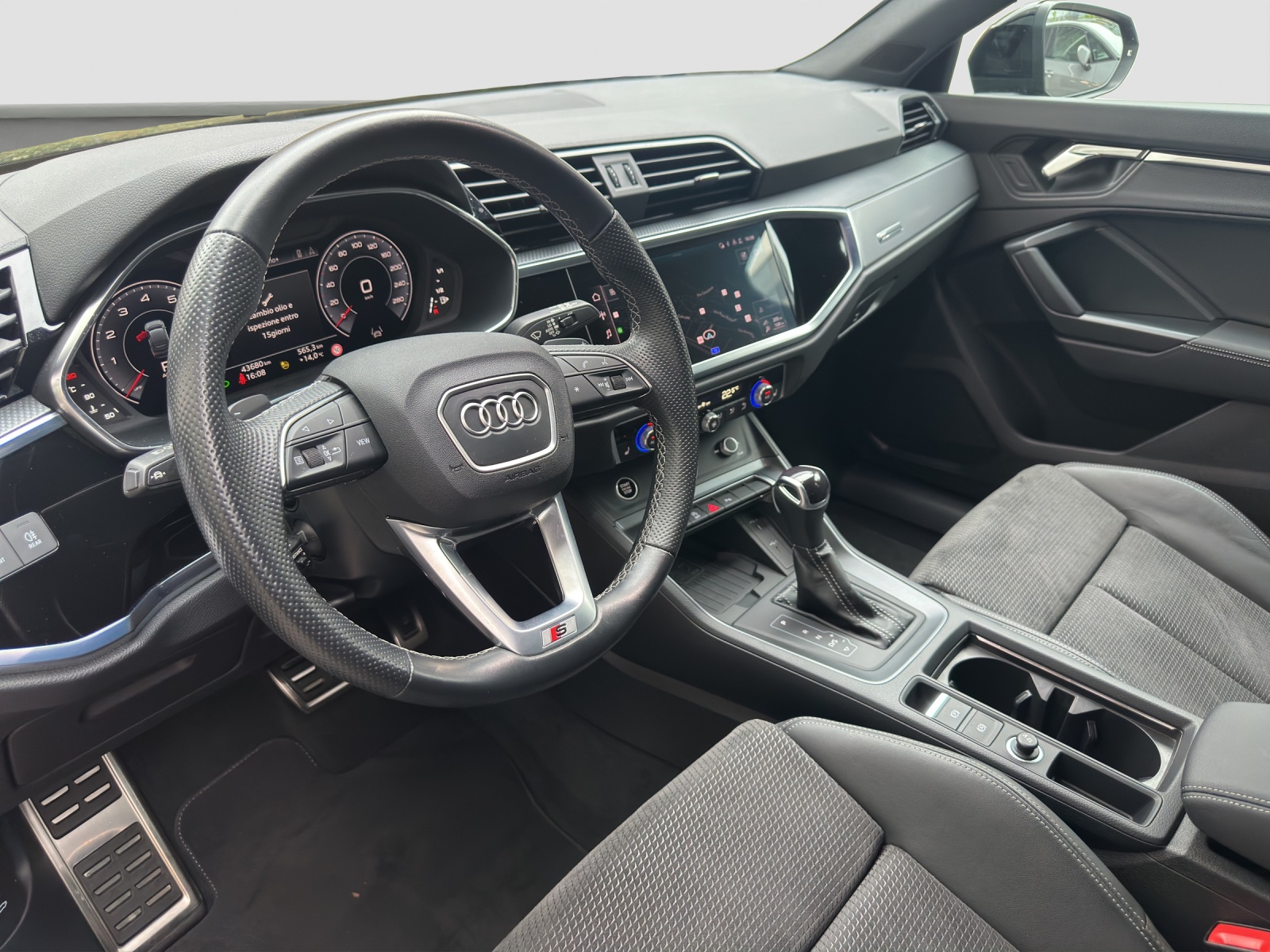 AUDI Q3 Sportback 35 TFSI S line Attraction S-tronic-image-7