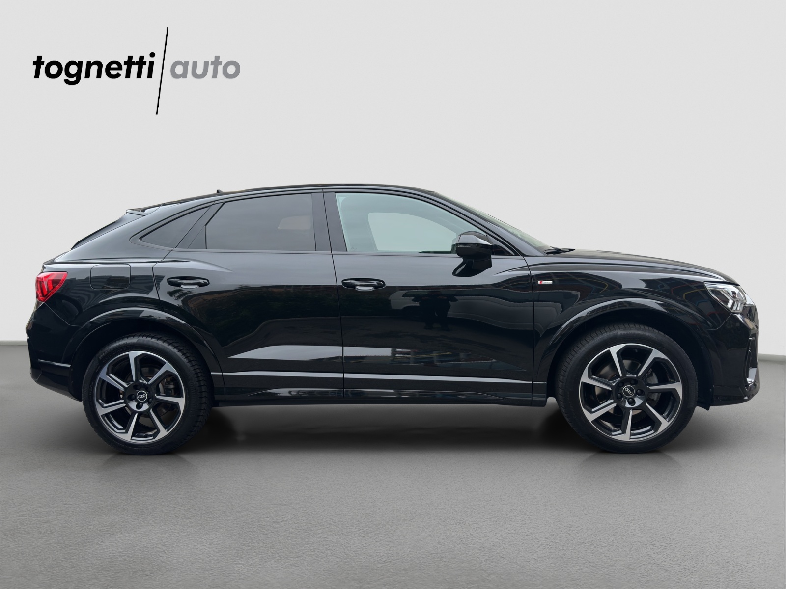 AUDI Q3 Sportback 35 TFSI S line Attraction S-tronic-image-2