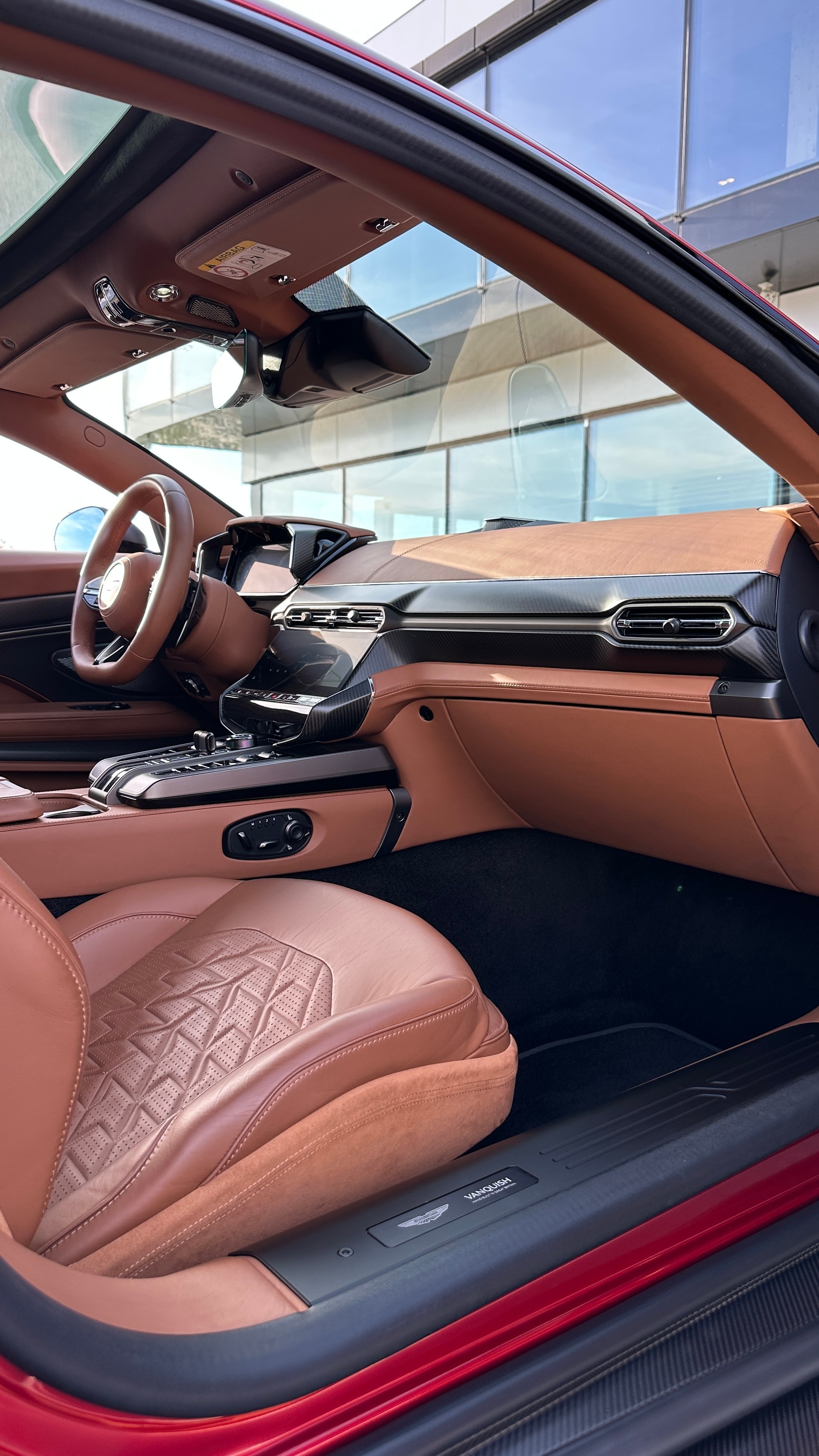 ASTON MARTIN V12 Vanquish-image-13