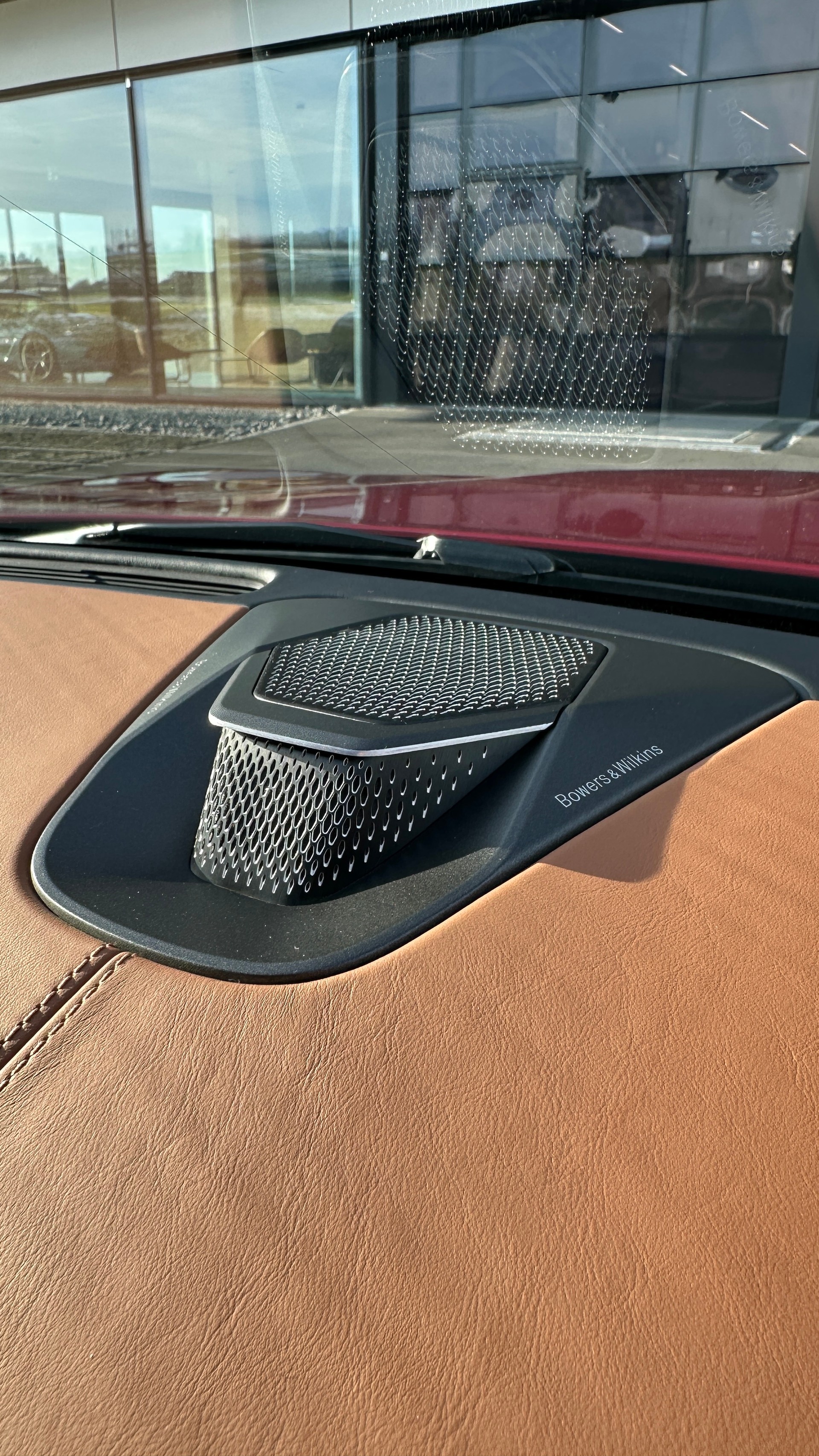 ASTON MARTIN V12 Vanquish-image-11