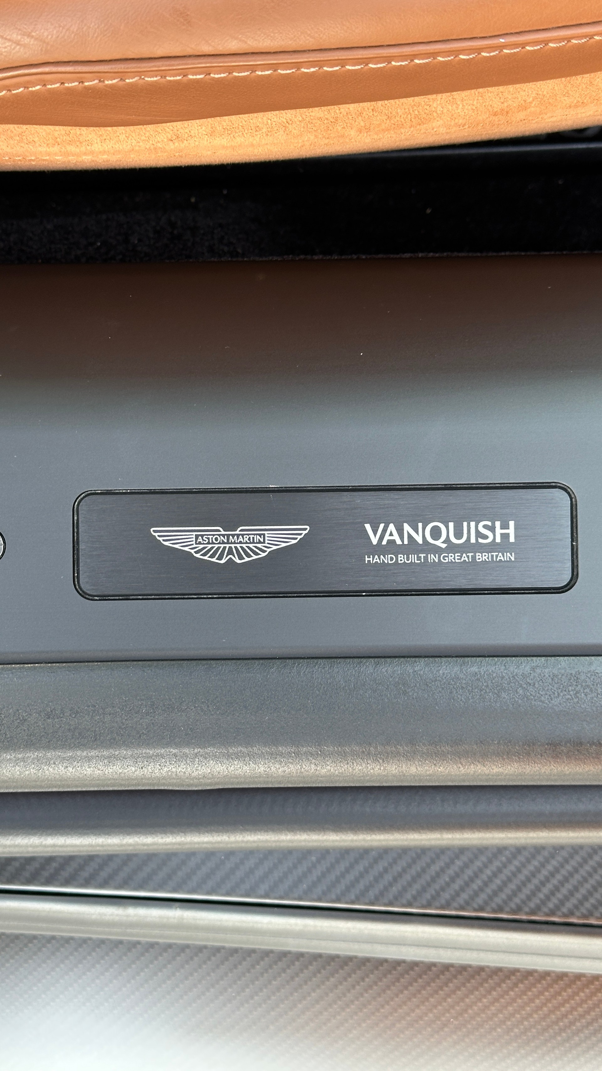 ASTON MARTIN V12 Vanquish-image-18
