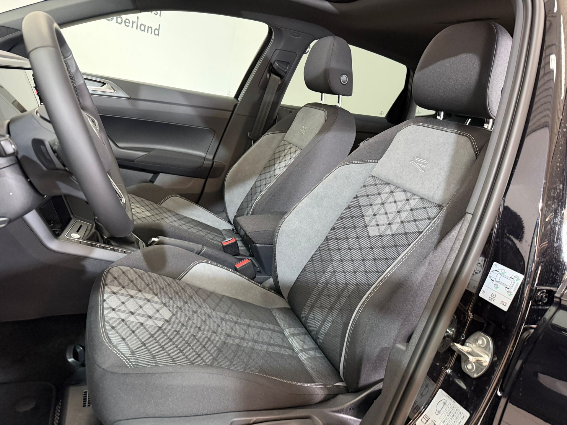 VW Polo 1.0 TSI R-Line DSG-image-8