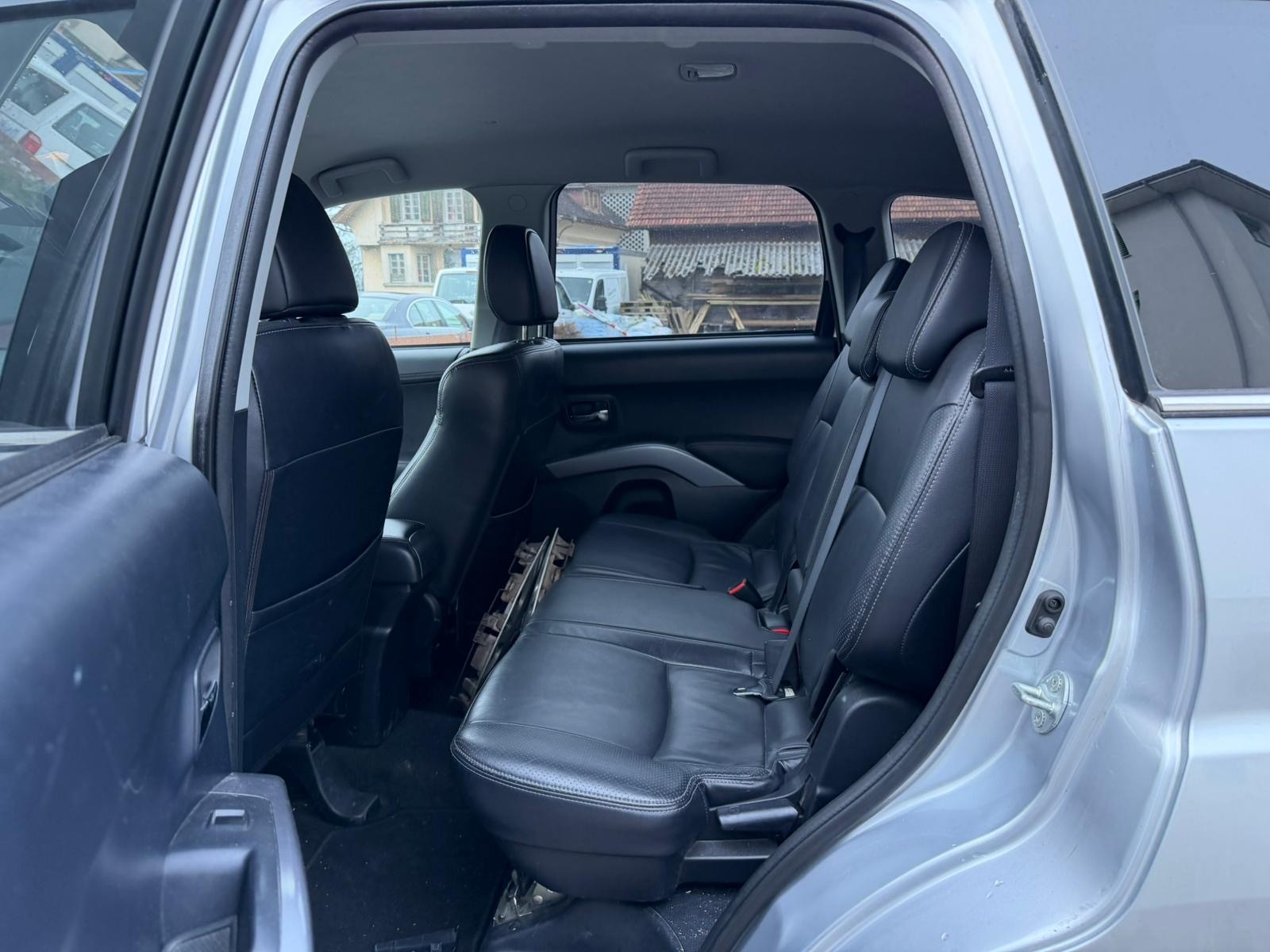 PEUGEOT 4007 2.4 Platinum Edition CVT-image-4