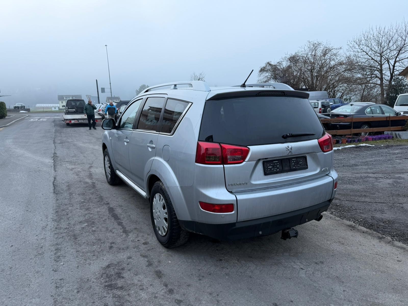 PEUGEOT 4007 2.4 Platinum Edition CVT-image-2