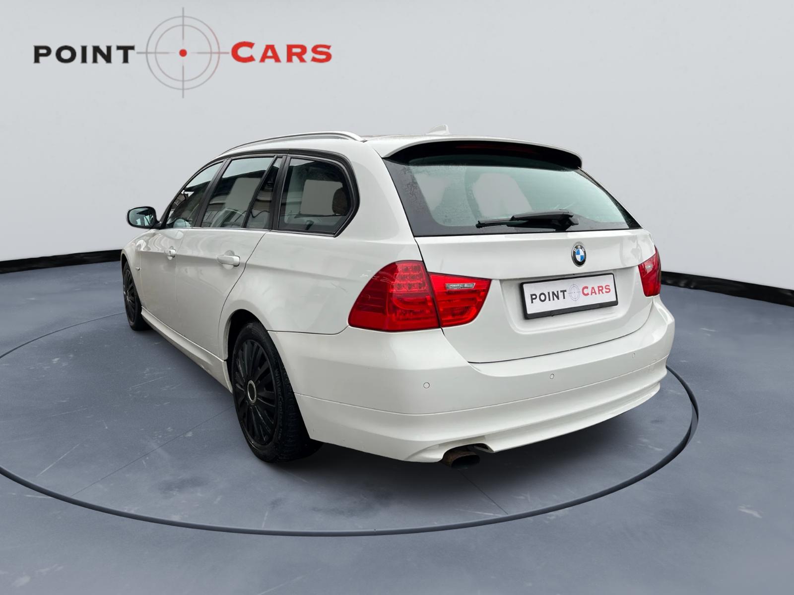 BMW 318i Touring Steptronic-image-2