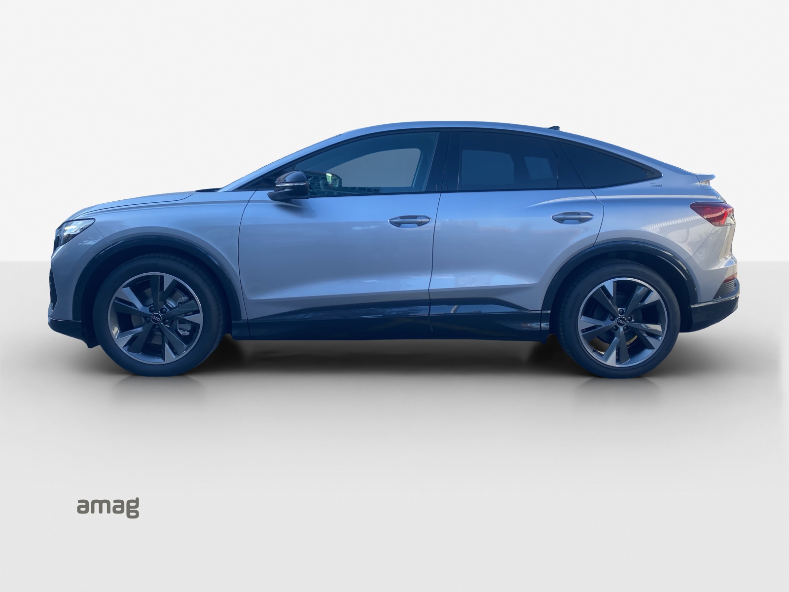 AUDI Q4 Sportback e-tron 45 Edition Swiss Ski quattro-image-1