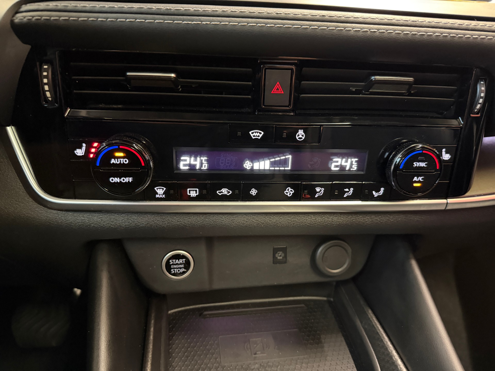 NISSAN Qashqai MHEV N-Connecta Xtronic-image-17