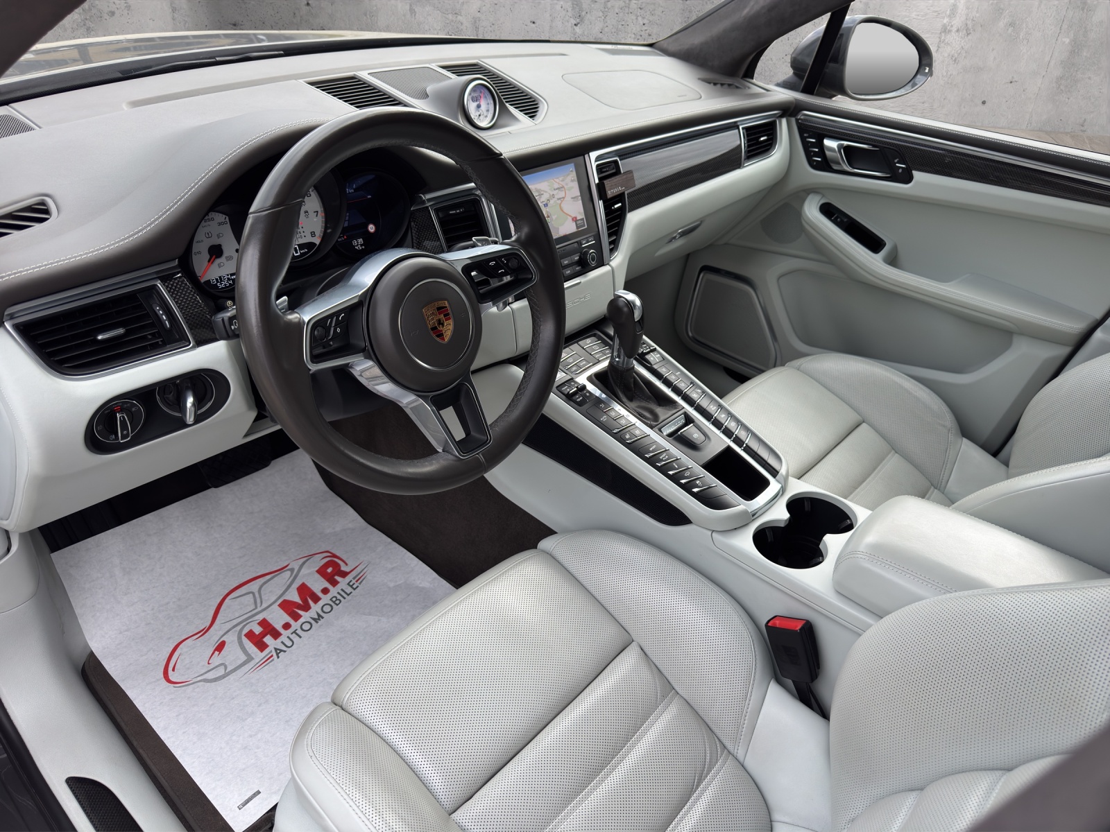 PORSCHE Macan Turbo Performance PDK-image-8