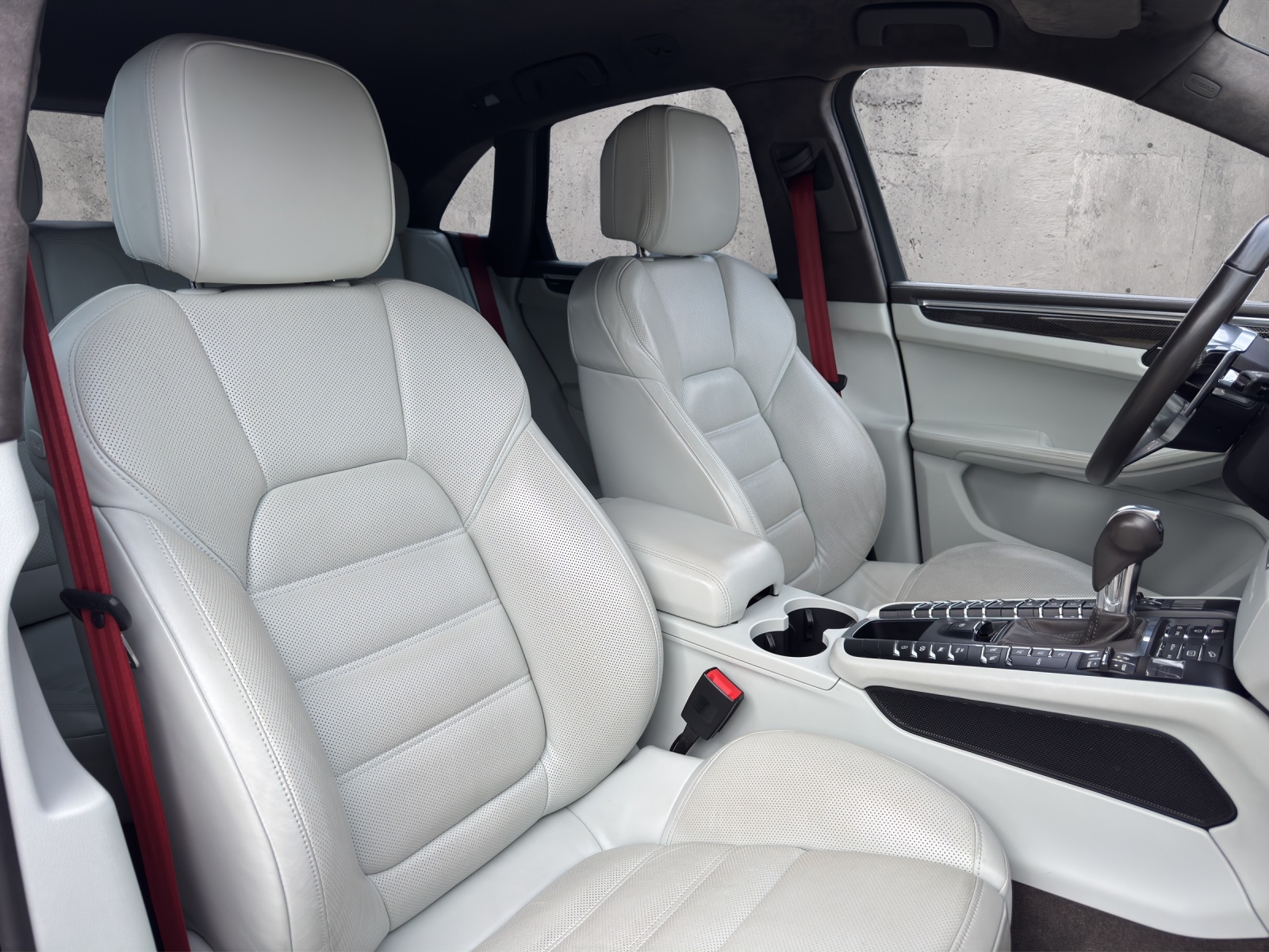 PORSCHE Macan Turbo Performance PDK-image-13