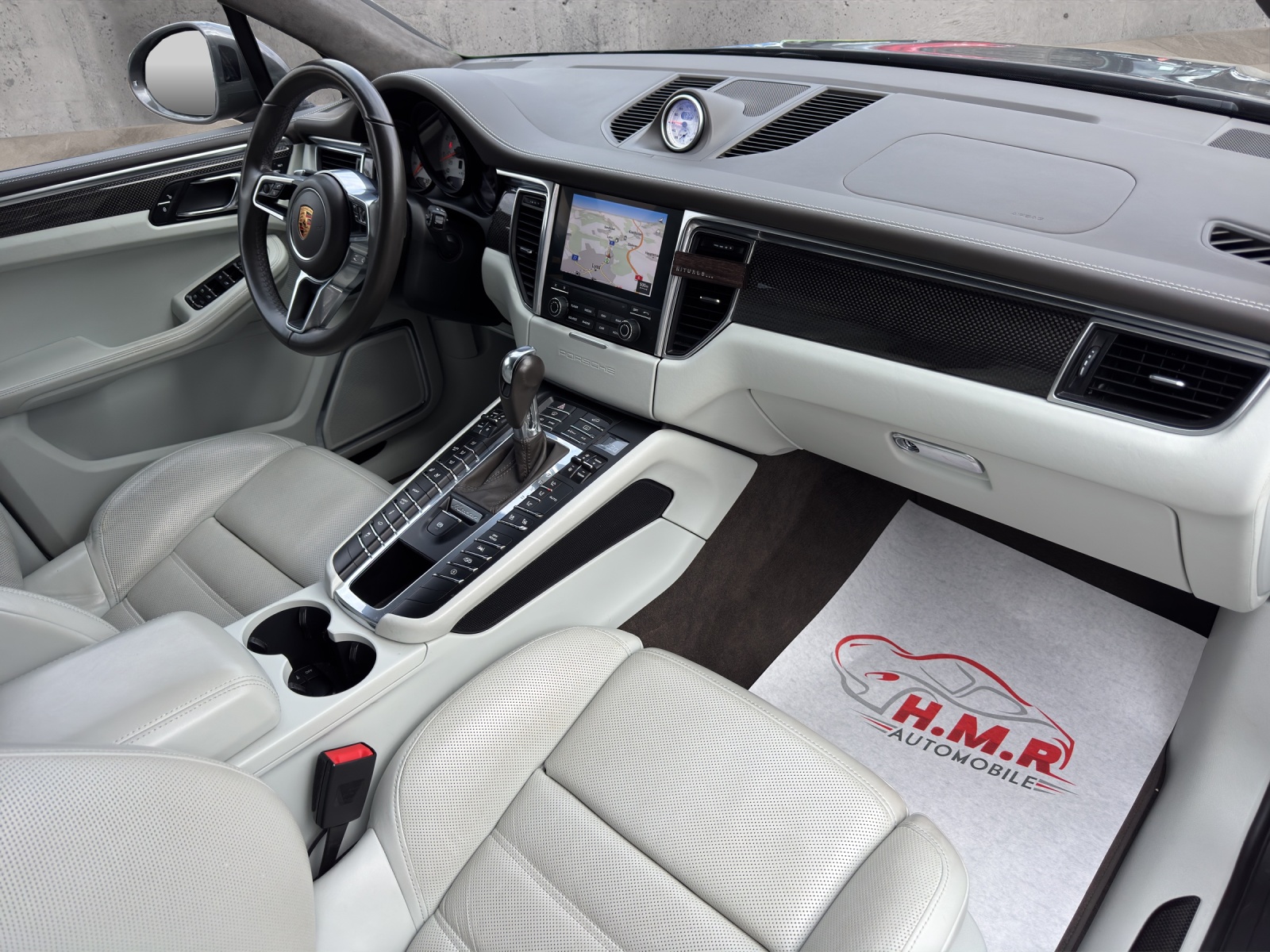 PORSCHE Macan Turbo Performance PDK-image-10