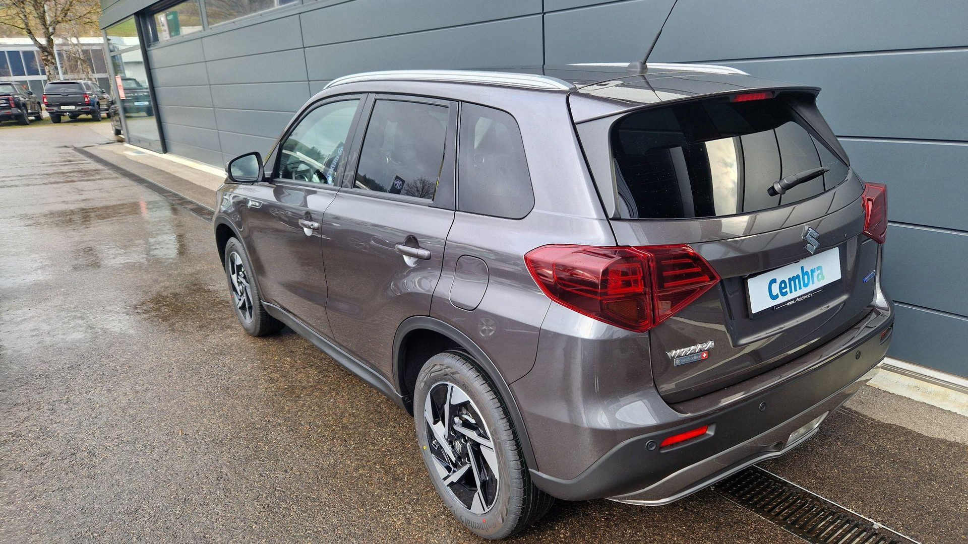 SUZUKI Vitara 1.4 T Sakura Top Hybrid 4x4-image-2
