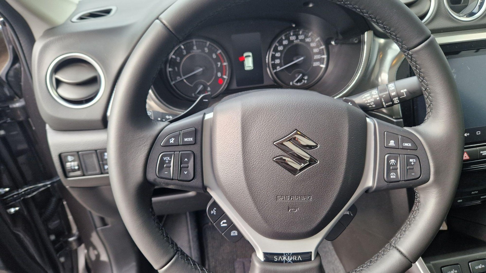SUZUKI Vitara 1.4 T Sakura Top Hybrid 4x4-image-8