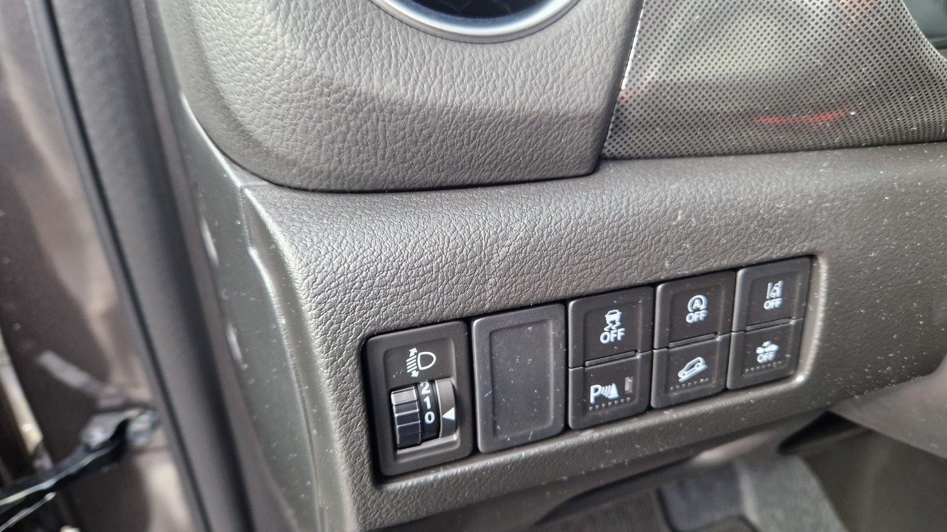 SUZUKI Vitara 1.4 T Sakura Top Hybrid 4x4-image-7