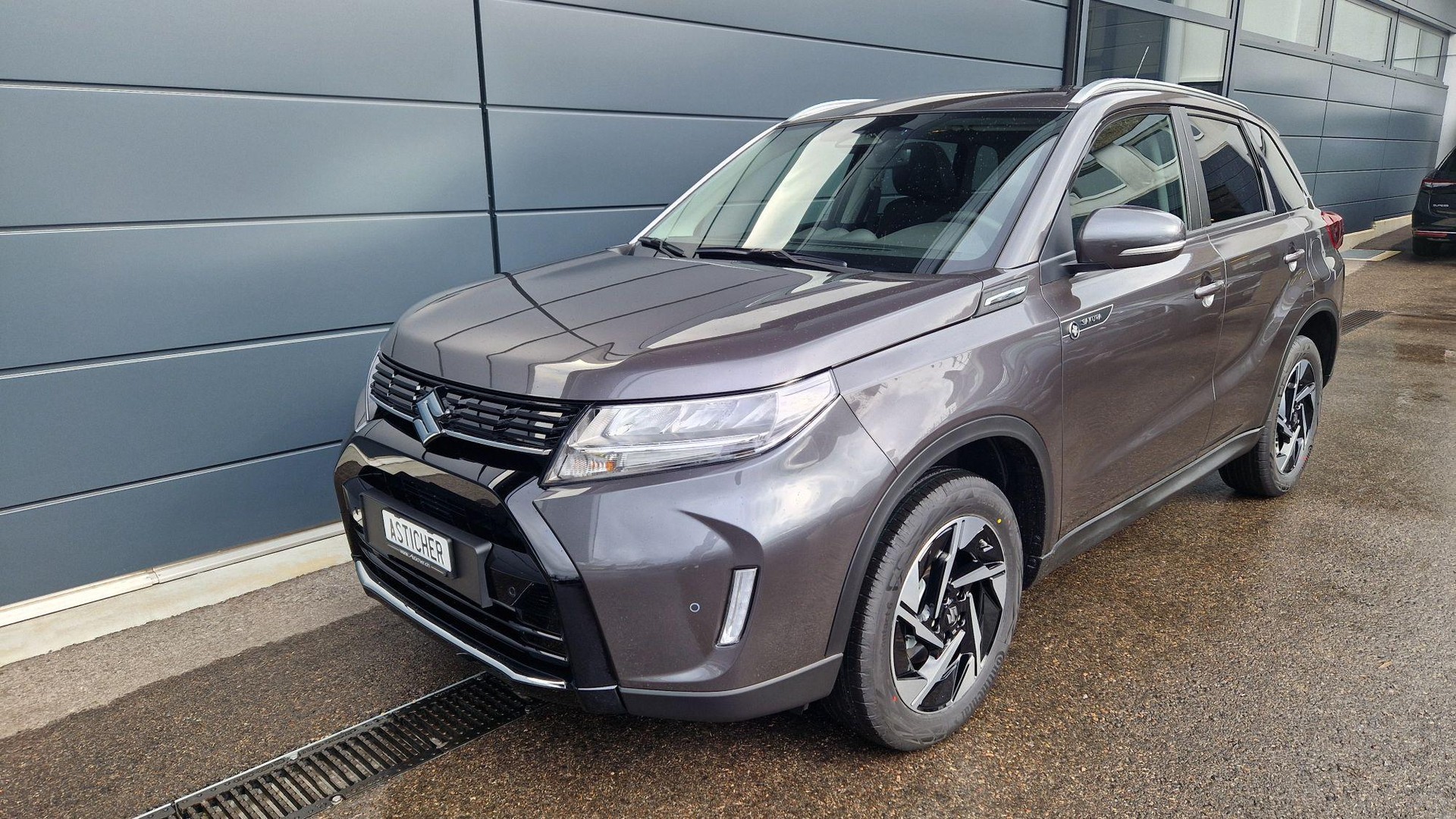 SUZUKI Vitara 1.4 T Sakura Top Hybrid 4x4-image-0