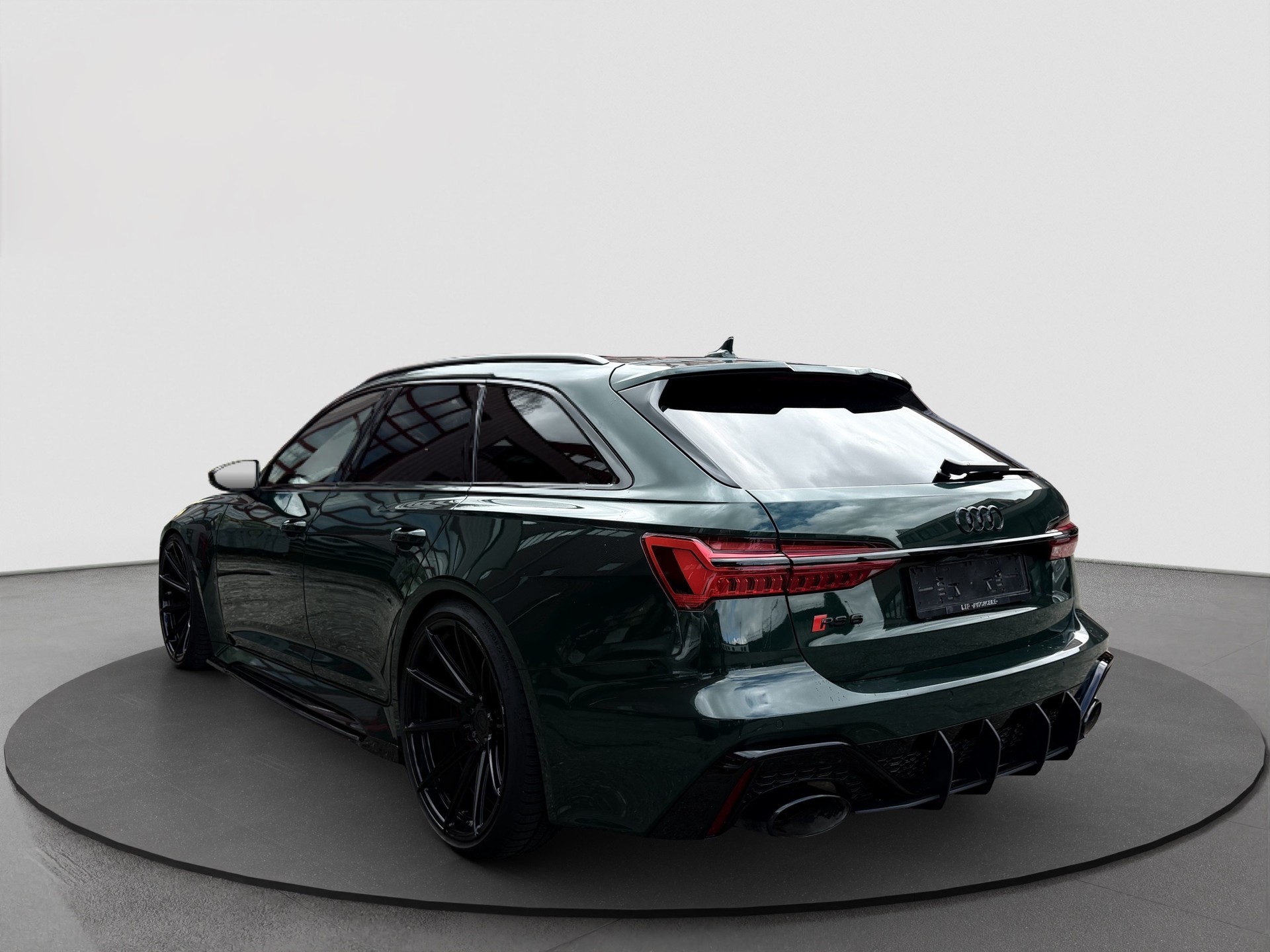 AUDI RS6 Avant 4.0 TFSI V8 quattro-image-2