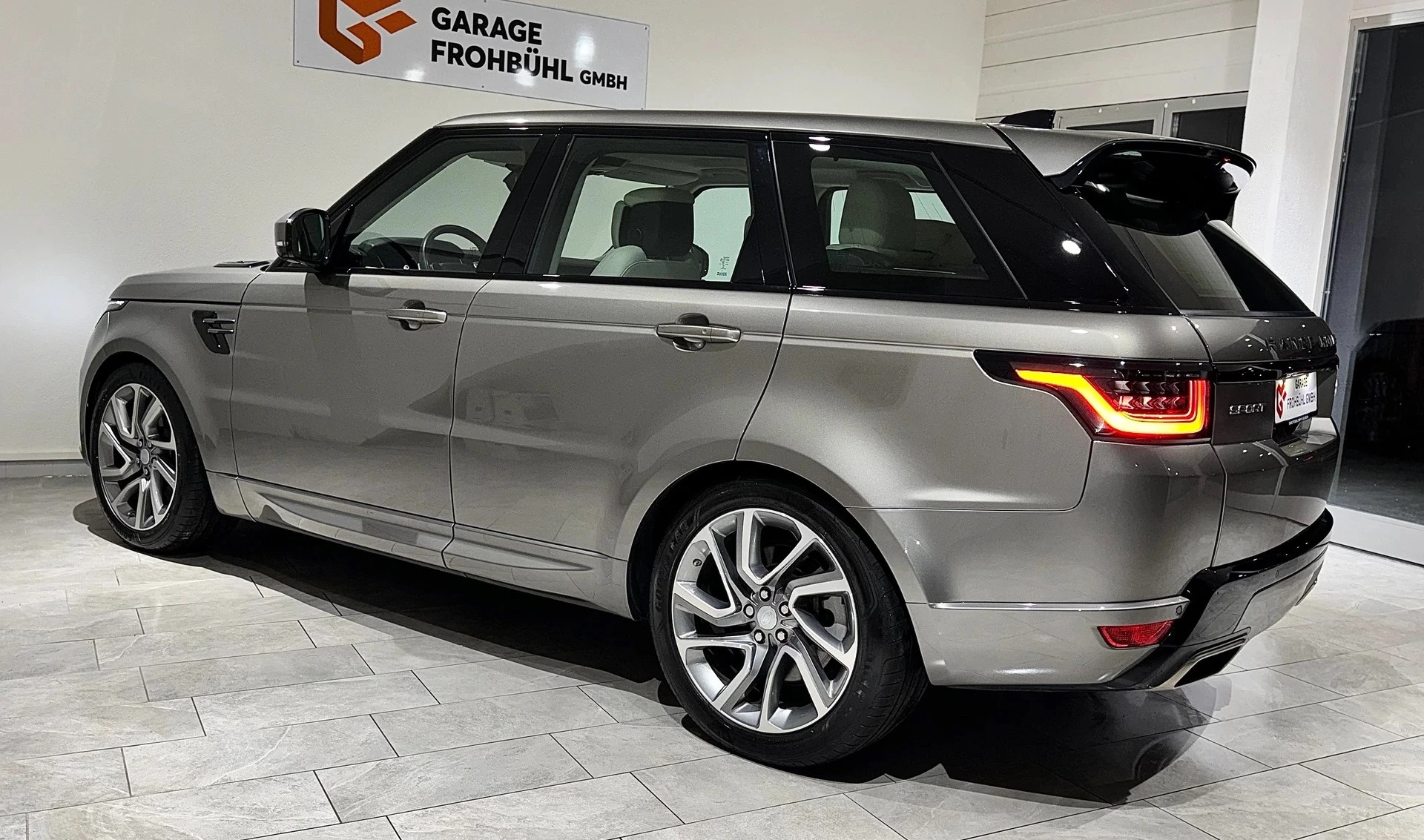 LAND ROVER Range Rover Sport 5.0 V8 S/C ABDynamic Automatic-image-9