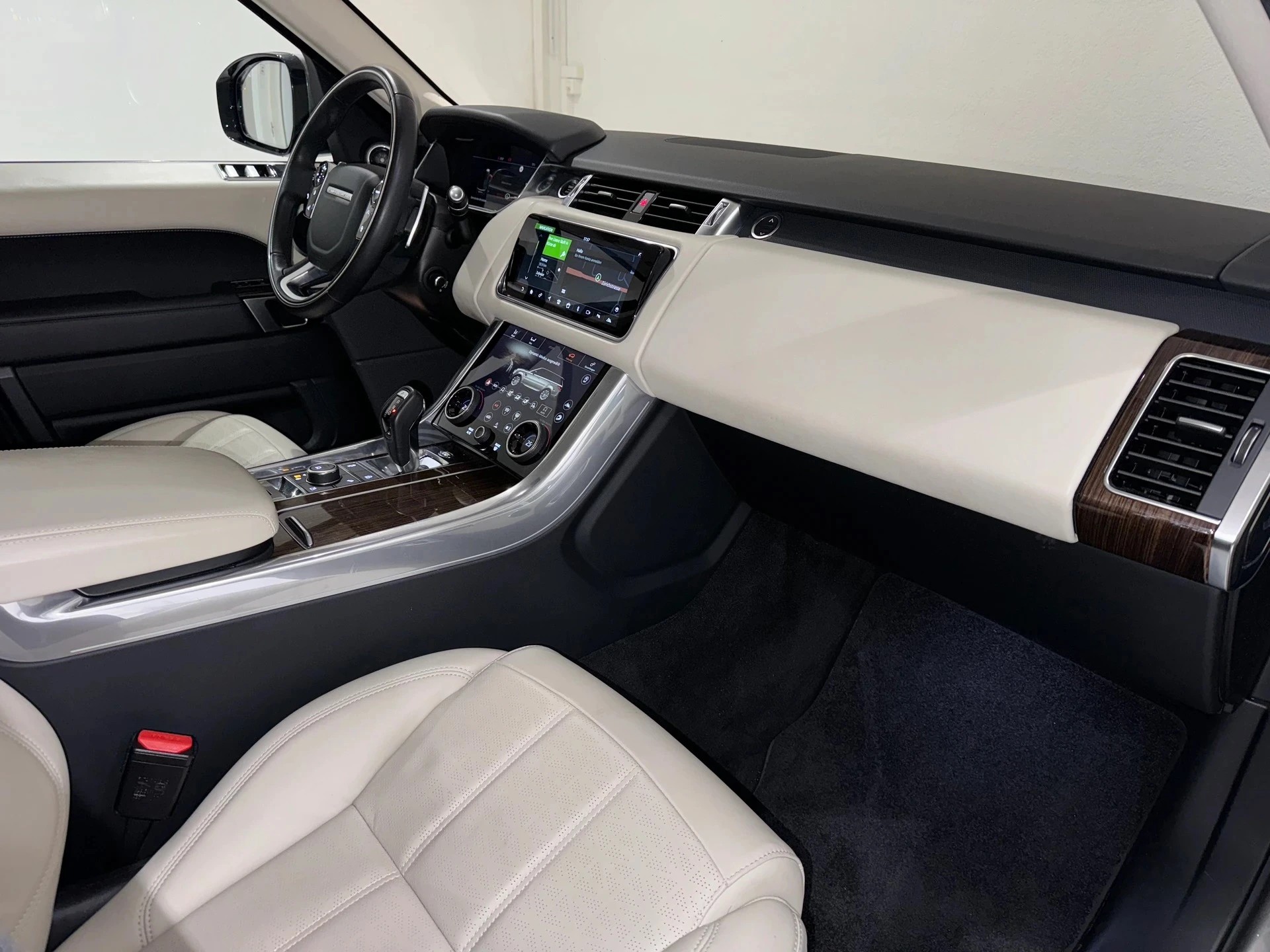 LAND ROVER Range Rover Sport 5.0 V8 S/C ABDynamic Automatic-image-11