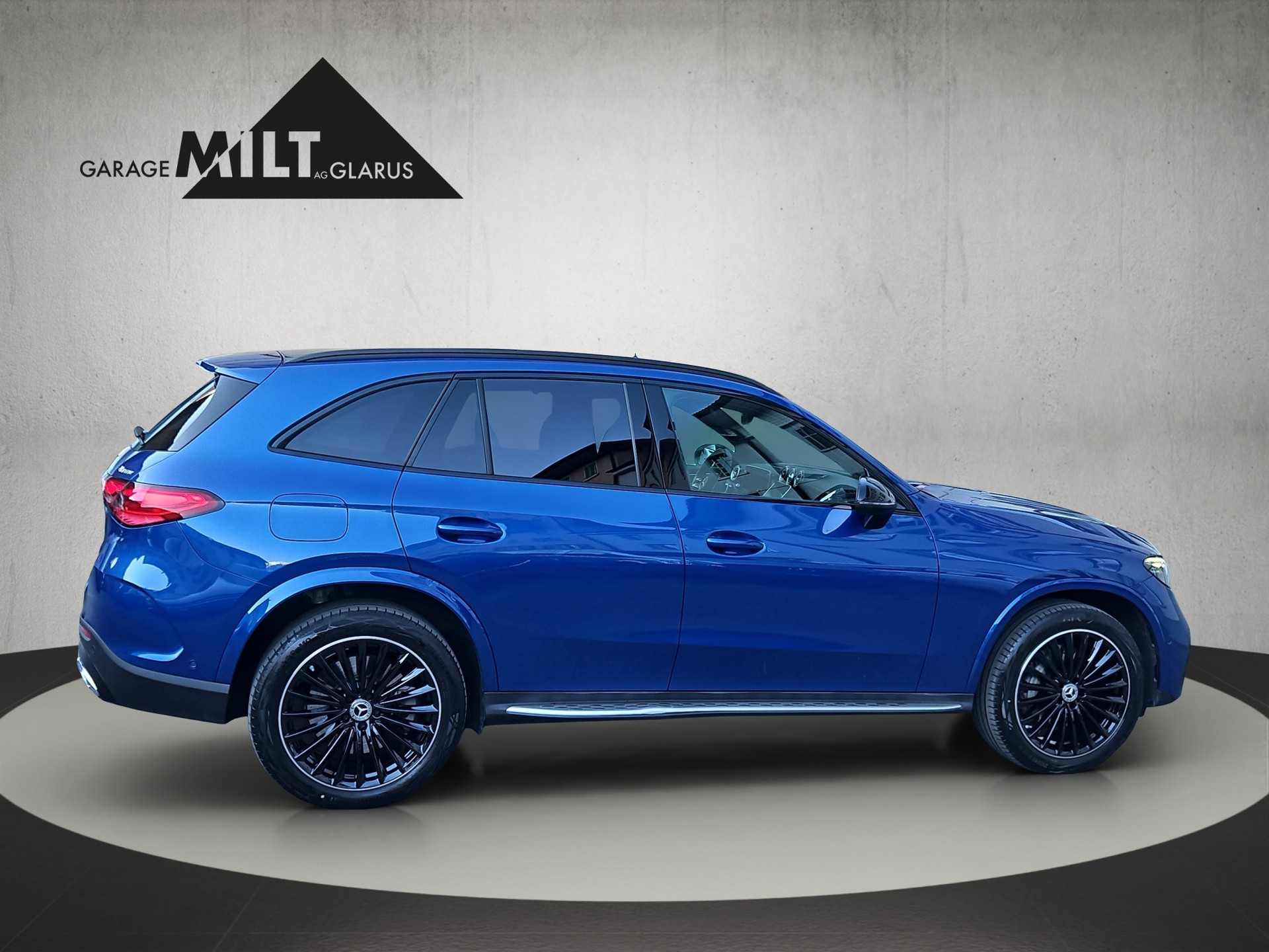 MERCEDES-BENZ GLC 300 de AMG Line 4matic-image-4