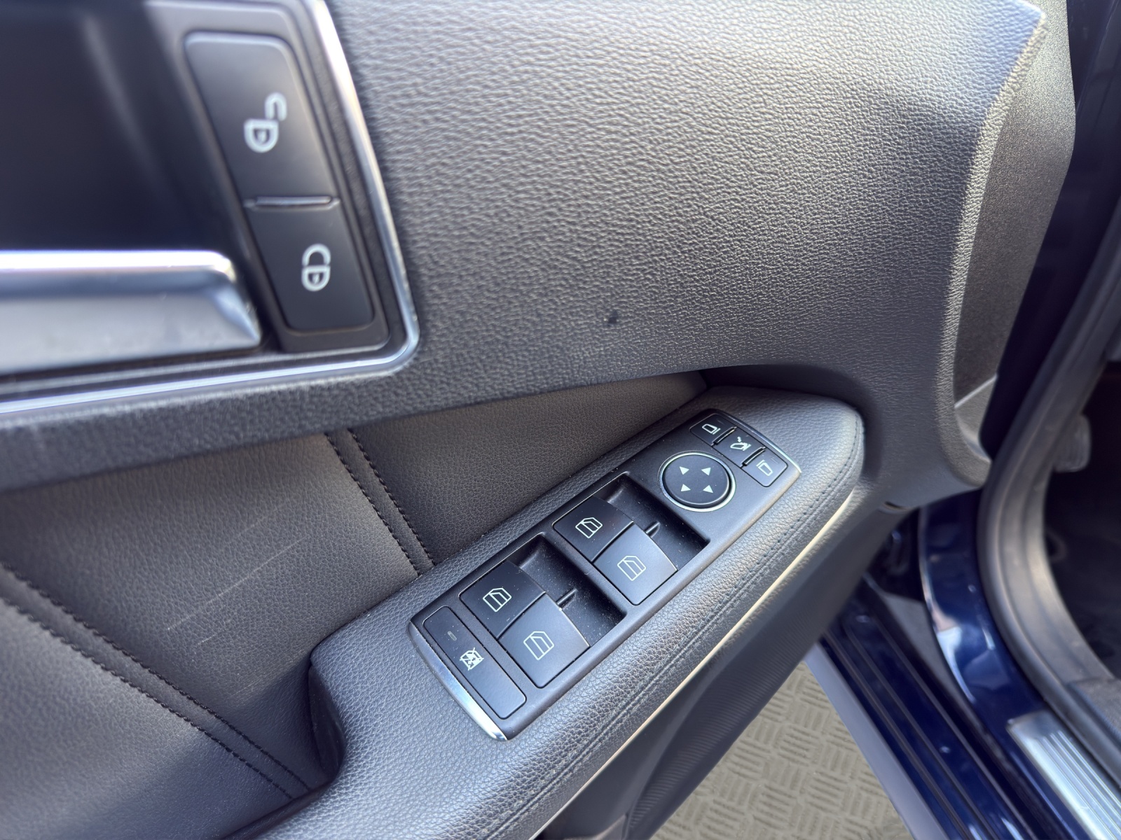 MERCEDES-BENZ E 250 CDI BlueEfficiency Avantgarde 7G-Tronic-image-9