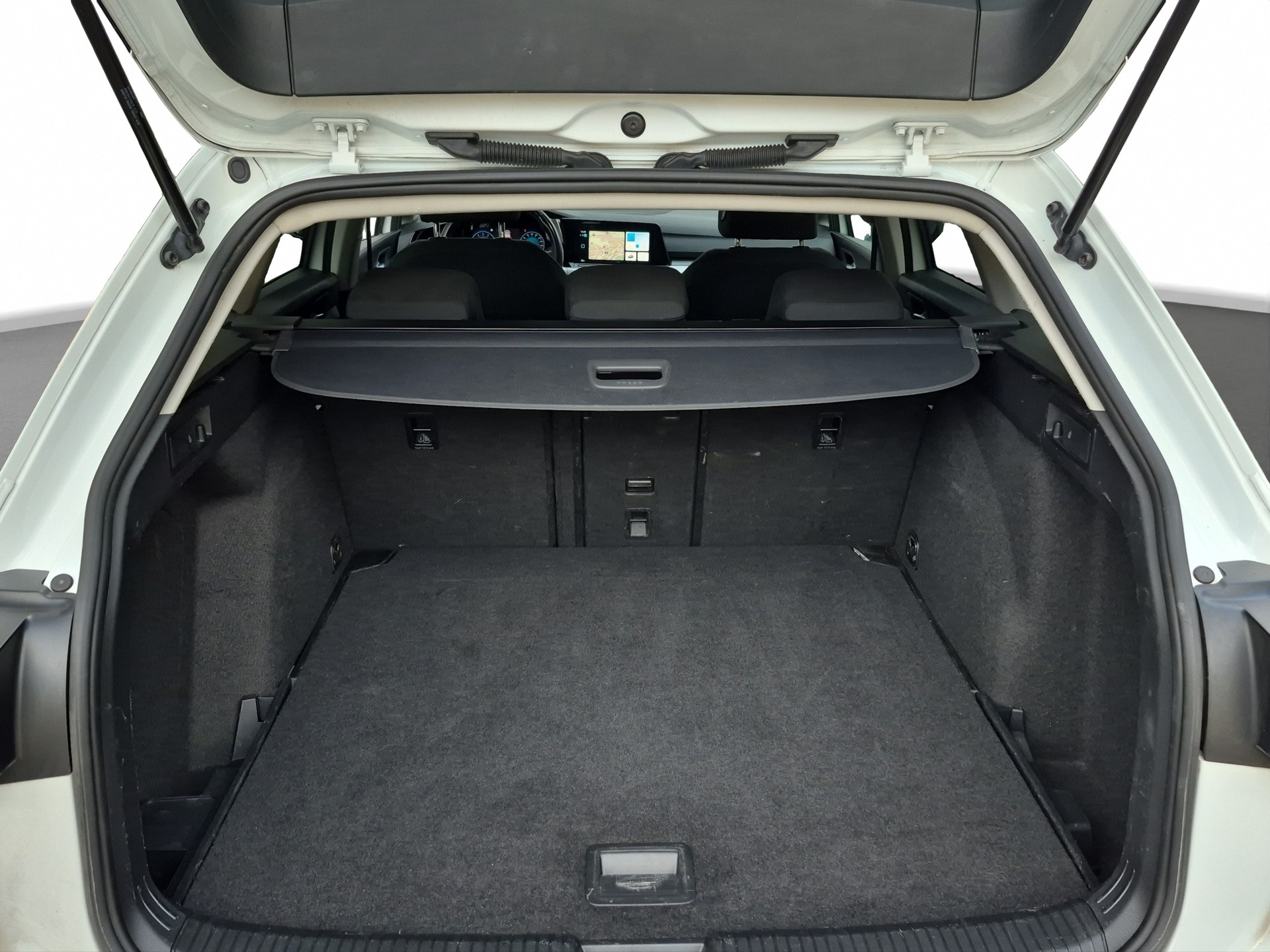 VW Golf Variant 2.0 TDI Life DSG-image-12