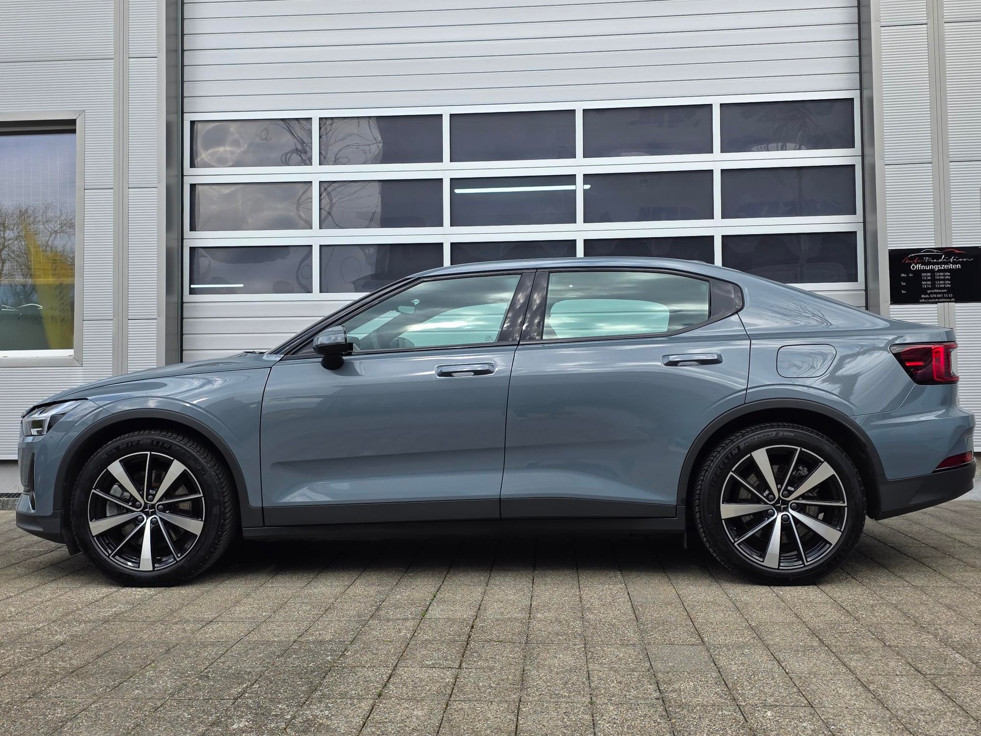 POLESTAR Polestar 2 Long Range Dual 78 kWh **GRATIS-SERVICE -GLASDACH -PLUS PAKET -WÄRME PUMPE -BATT. ZERTIFIKAT -GARANTIE BIS 05.2030**-showroom-element-2