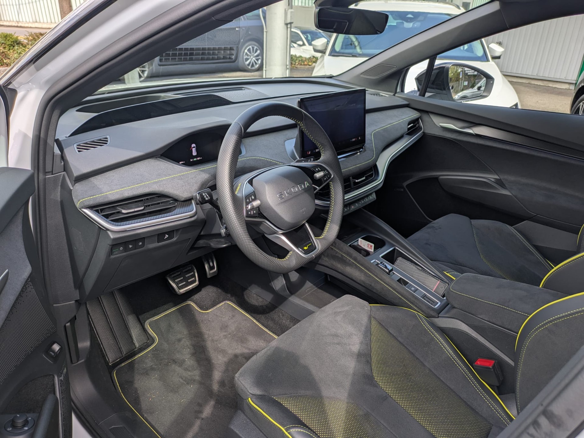 SKODA Elroq 85 RS 4x4-image-16