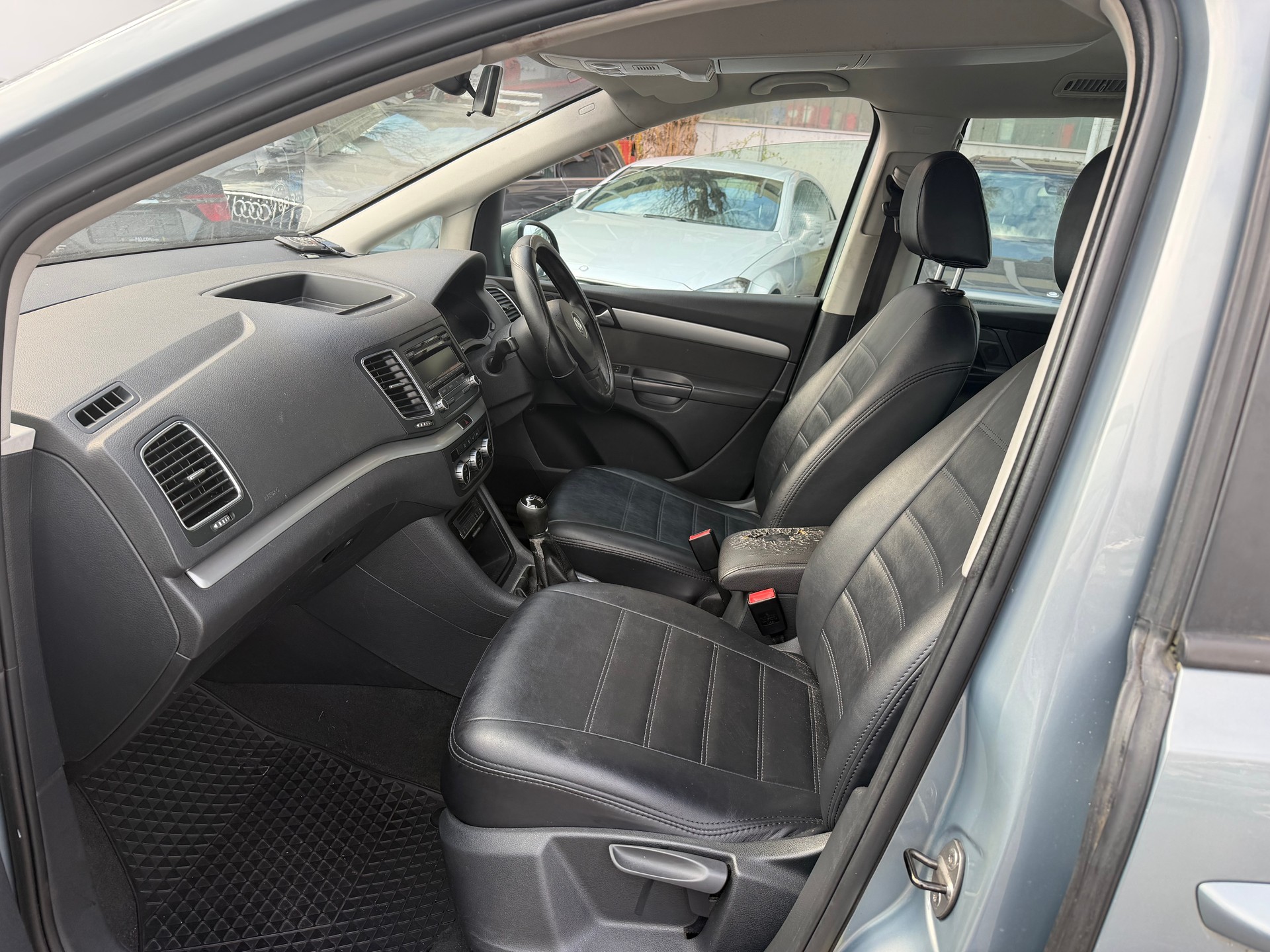 VW Sharan 2.0 TDI BlueMotion Technology Design-image-9
