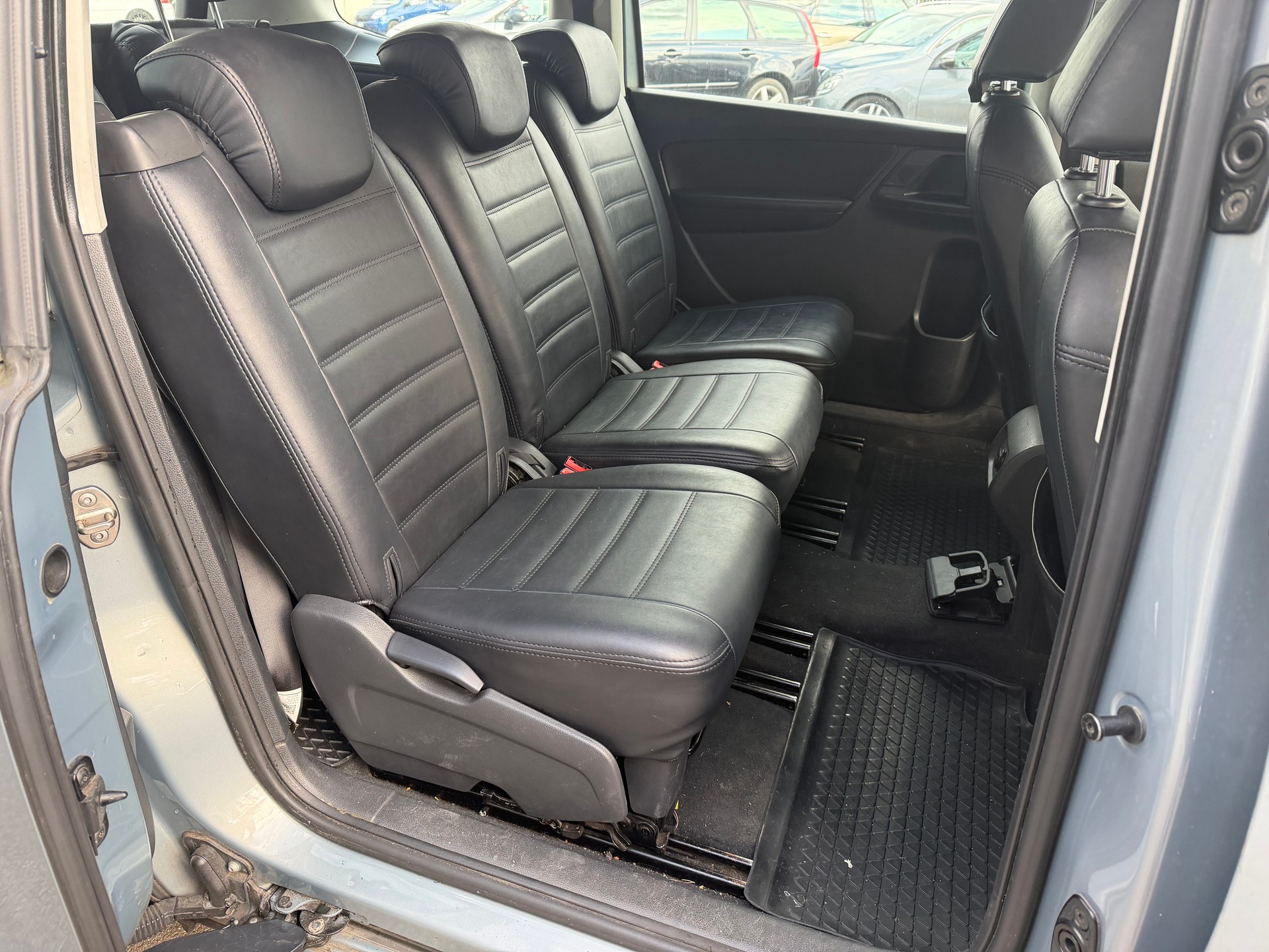 VW Sharan 2.0 TDI BlueMotion Technology Design-image-12