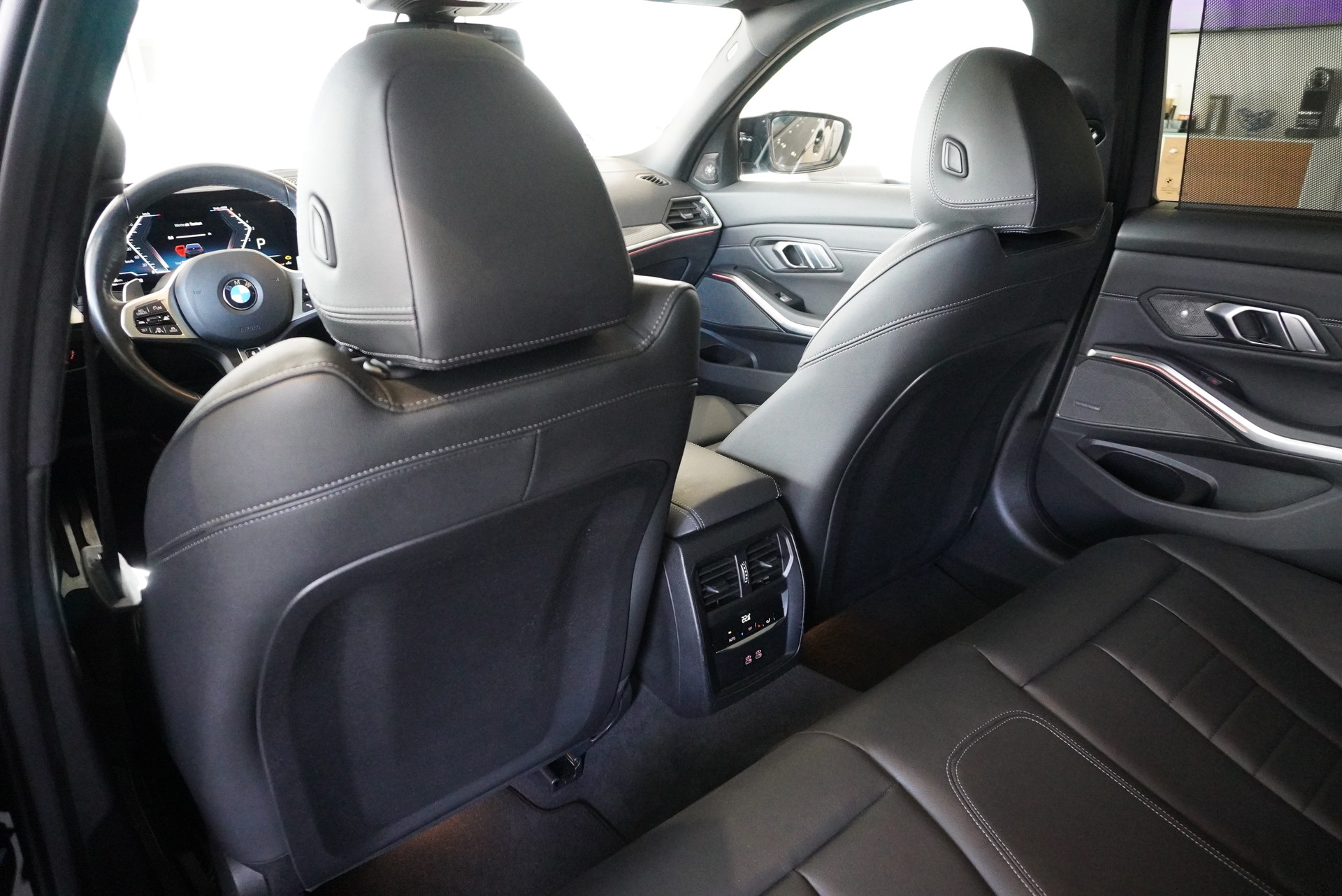 BMW M340d xDrive 48V Touring Steptronic M Sport Pro-image-19