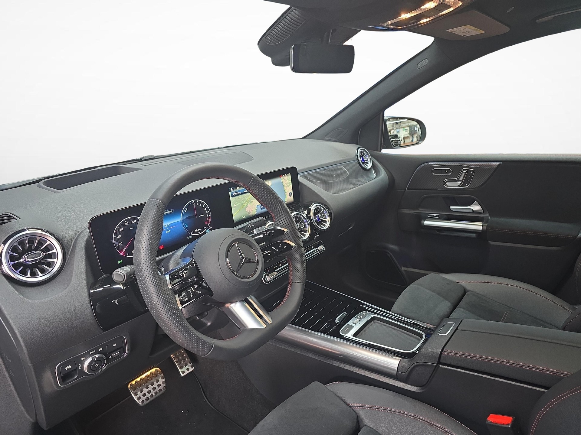 MERCEDES-BENZ B 250 e EQ Star AMG Line-image-6