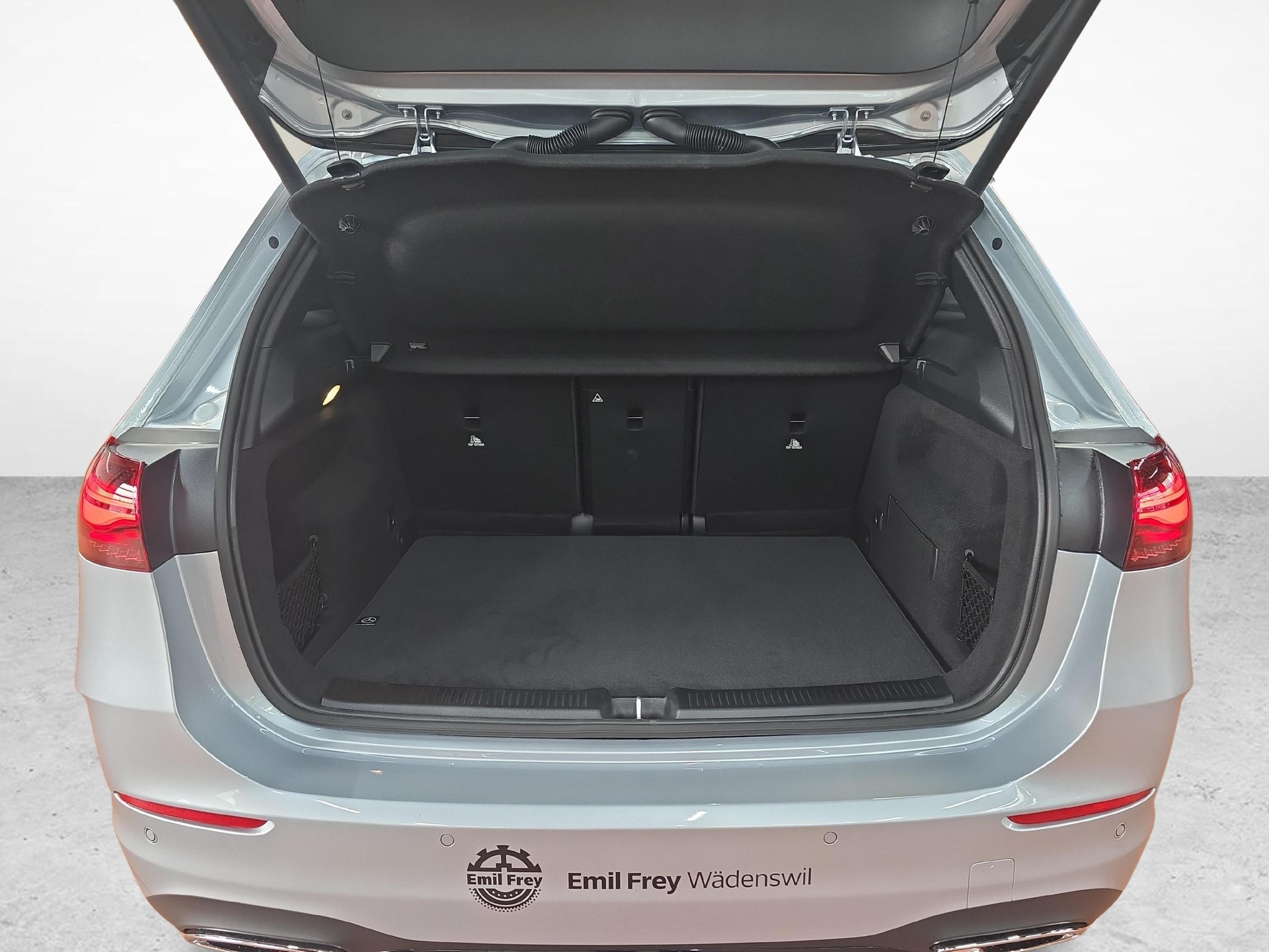 MERCEDES-BENZ B 250 e EQ Star AMG Line-image-8