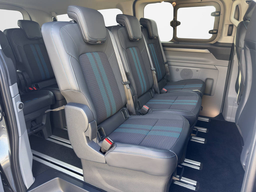 FORD Tourneo Custom 320 L2 2.0 EcoBlue 170 Sport-image-14