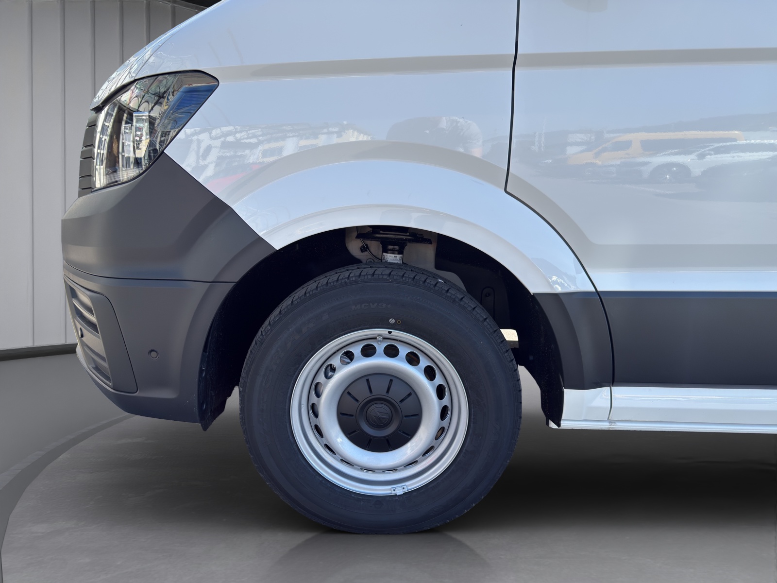 VW Crafter 35 2.0 TDI L3 HD A-image-8