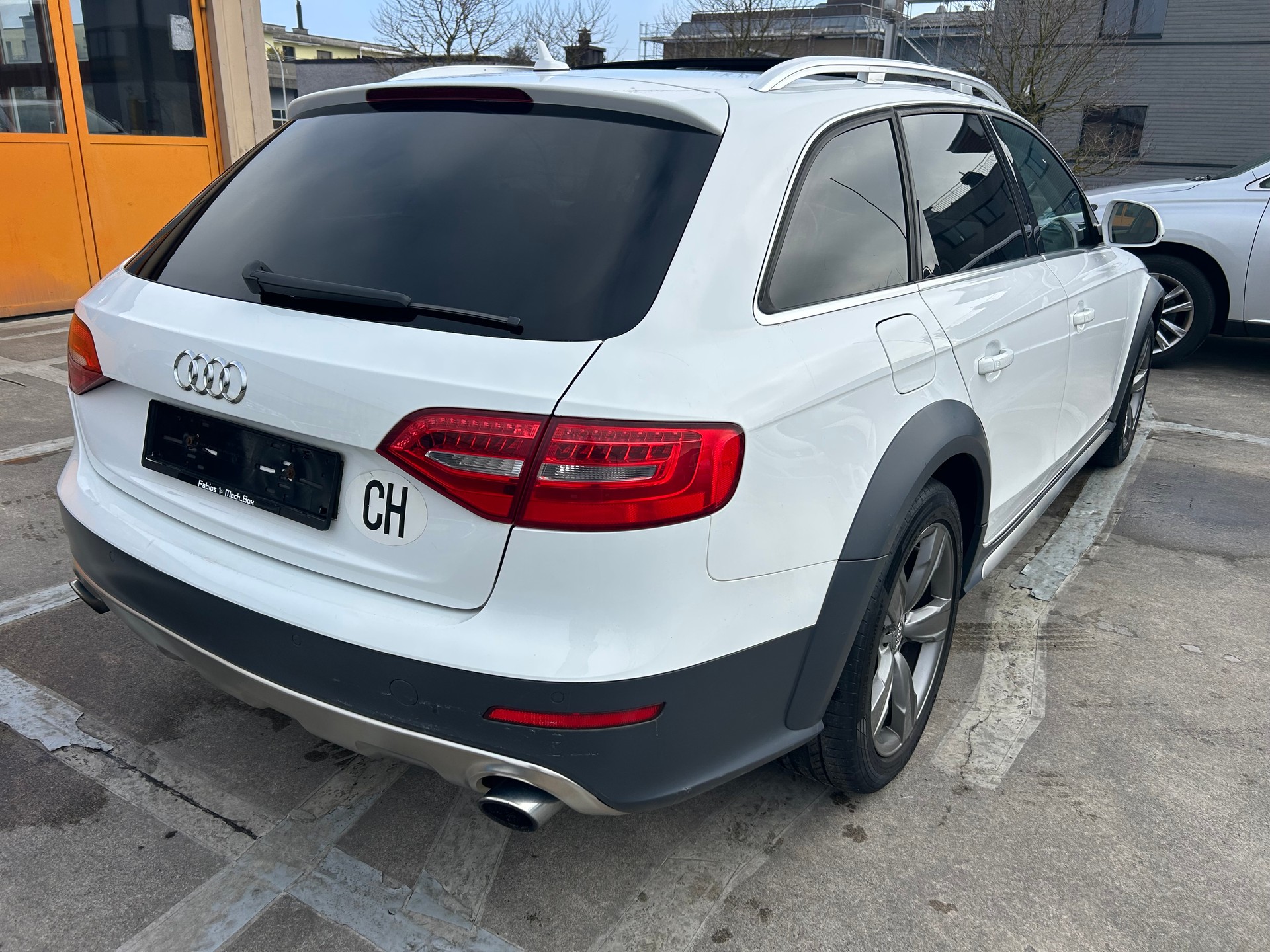 AUDI A4 allroad 2.0 TFSI quattro S-tronic-image-4