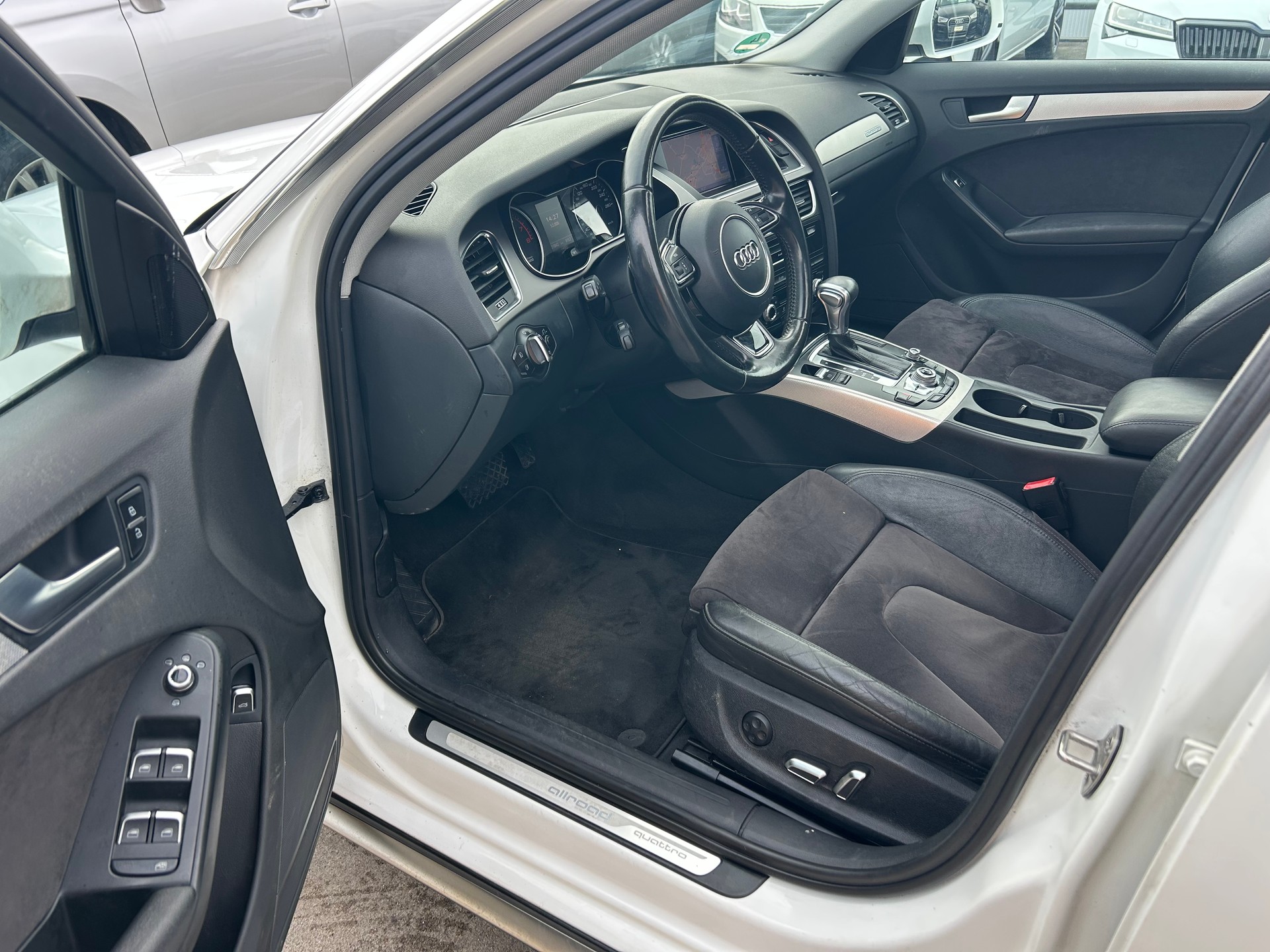 AUDI A4 allroad 2.0 TFSI quattro S-tronic-image-14