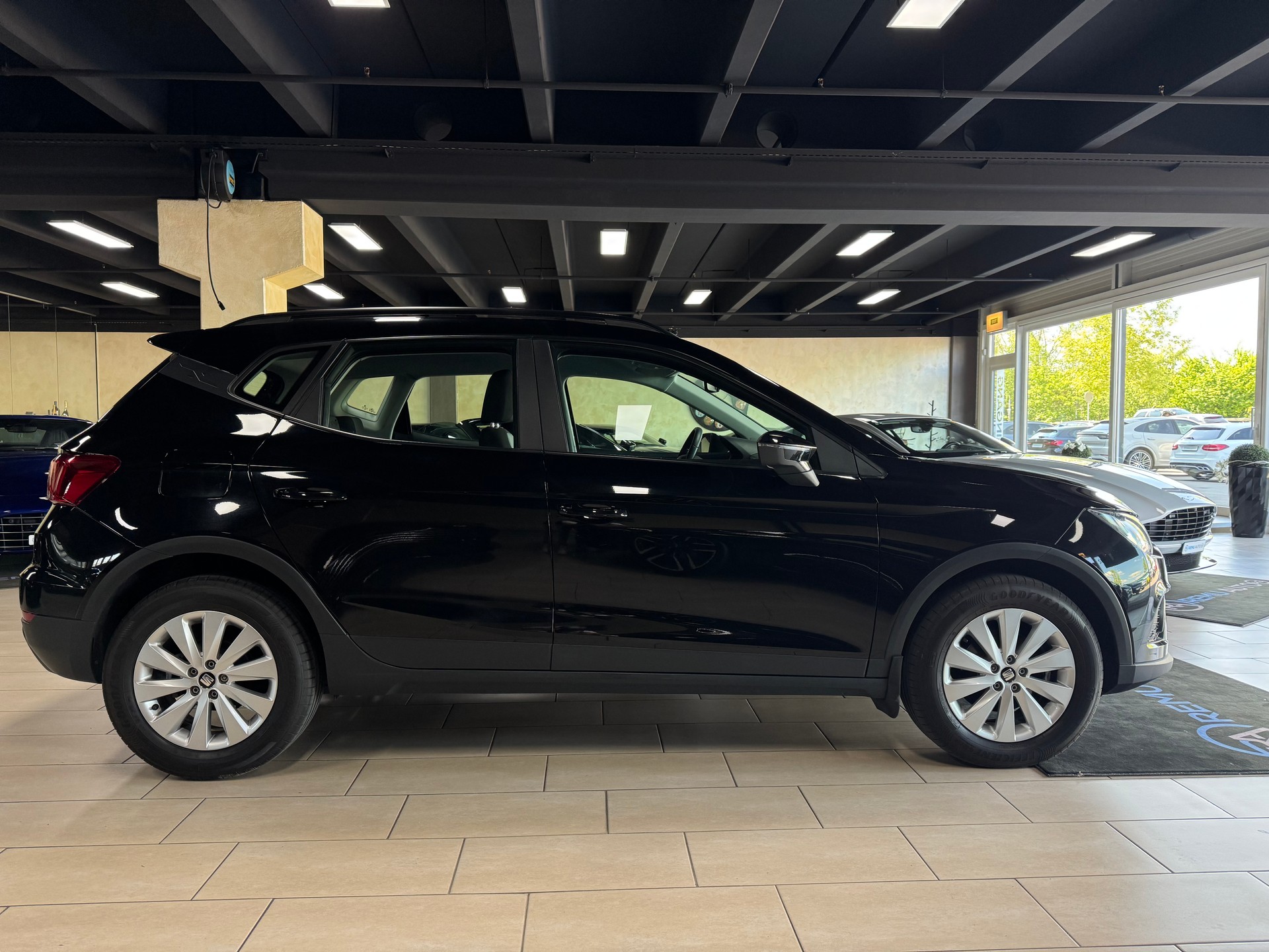 SEAT Arona 1.0 TSI Eco Style DSG-image-1