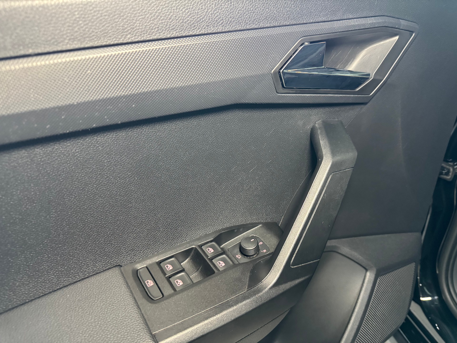 SEAT Arona 1.0 TSI Eco Style DSG-image-19