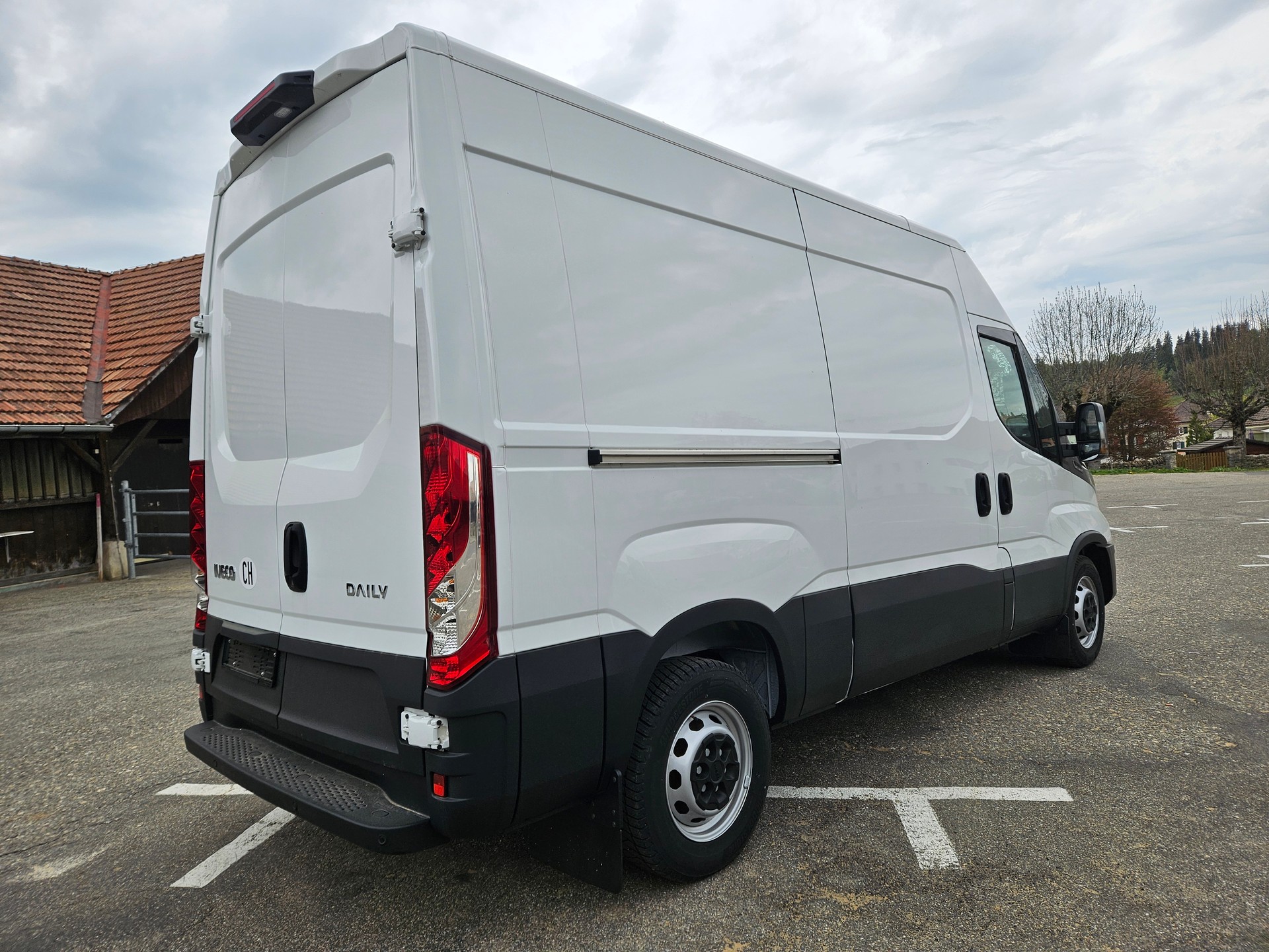 IVECO 35S16V kurz court AUTOMAT 156 ps-image-5